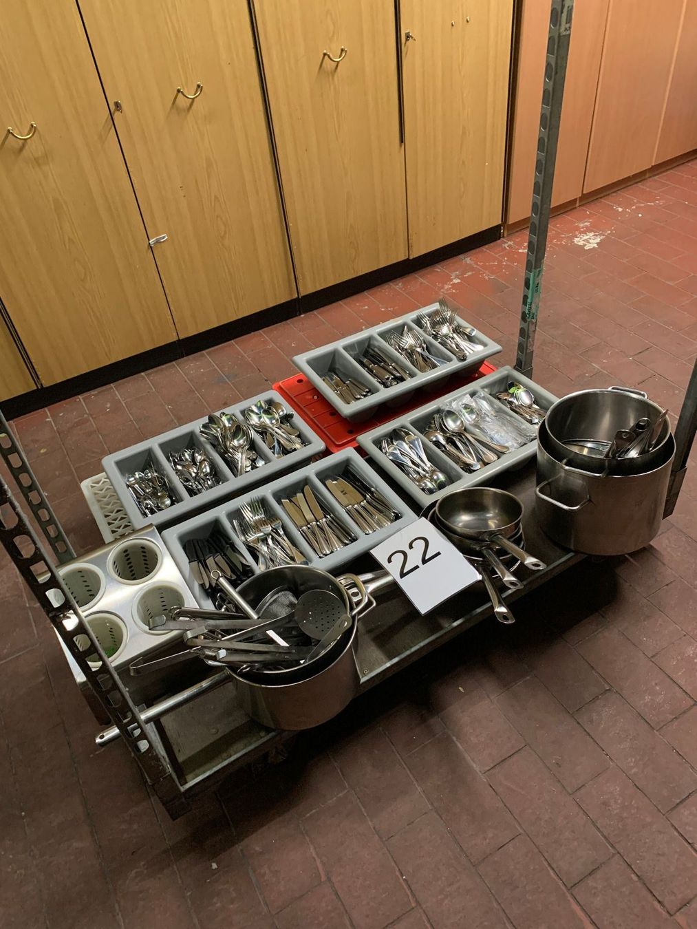 Messer, Gabeln, Löffel, Behälter, usw... kaufen auf Ricardo