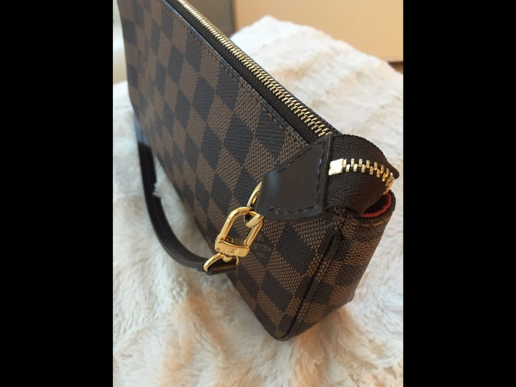 Louis Vuitton Pochette Accessoires NM Kaufen auf Ricardo