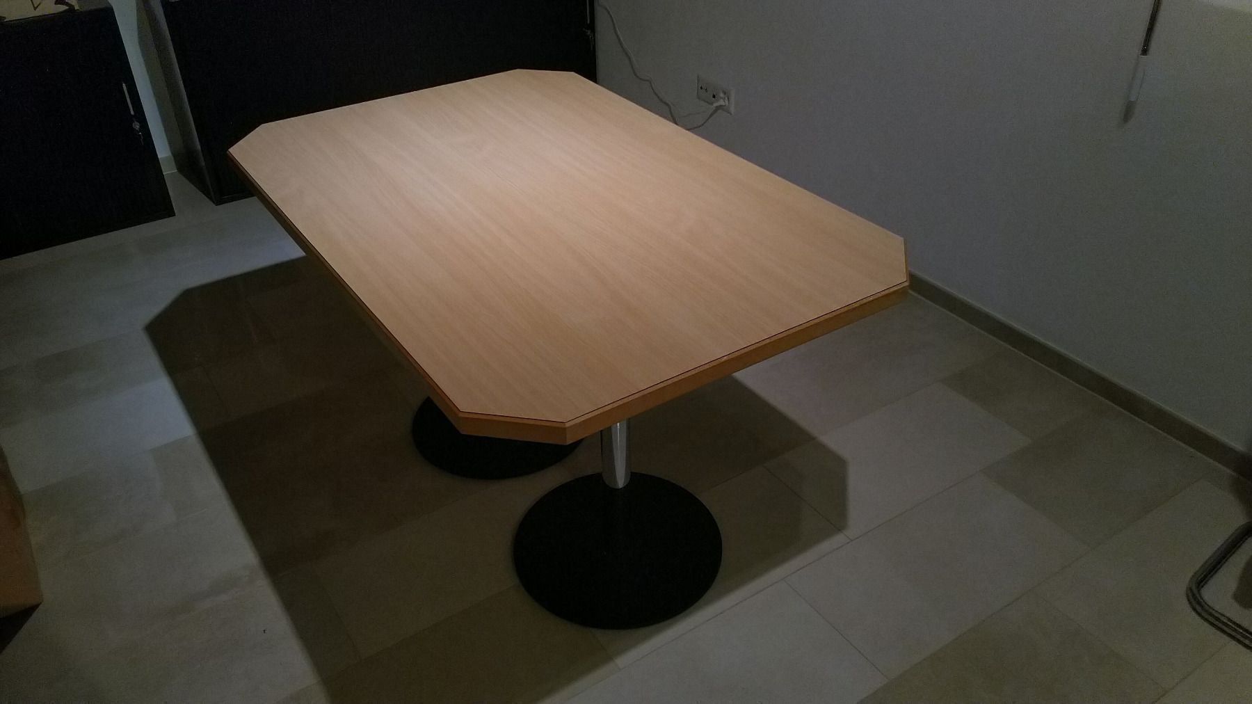 Robuster Küchentisch aus Holz | Kaufen auf Ricardo