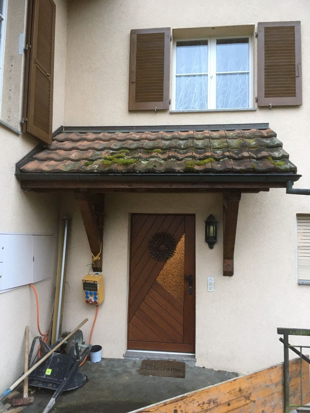 Hauseingang Dach