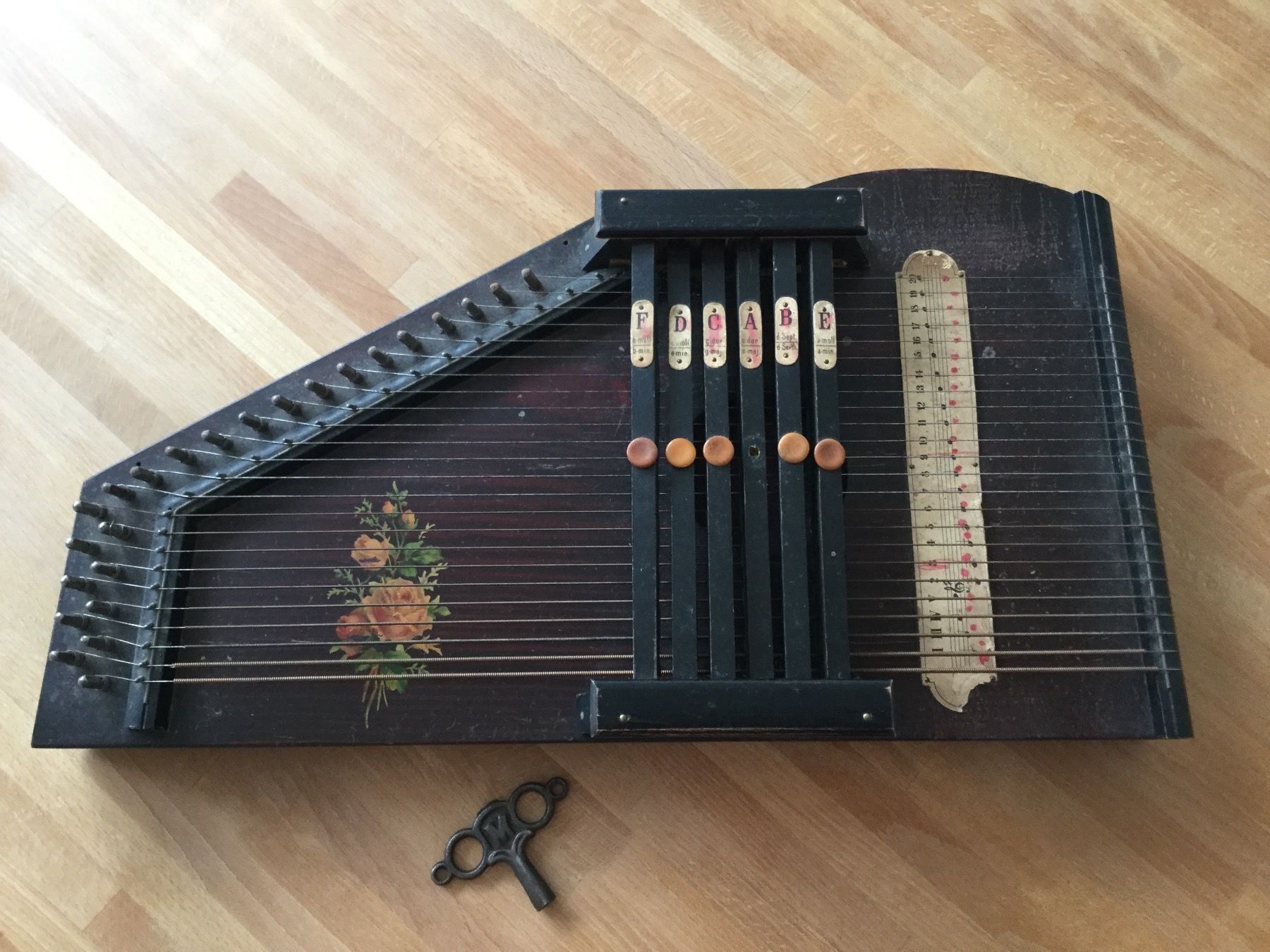 Antike Zither, mit Stimmschlüssel Kaufen auf Ricardo
