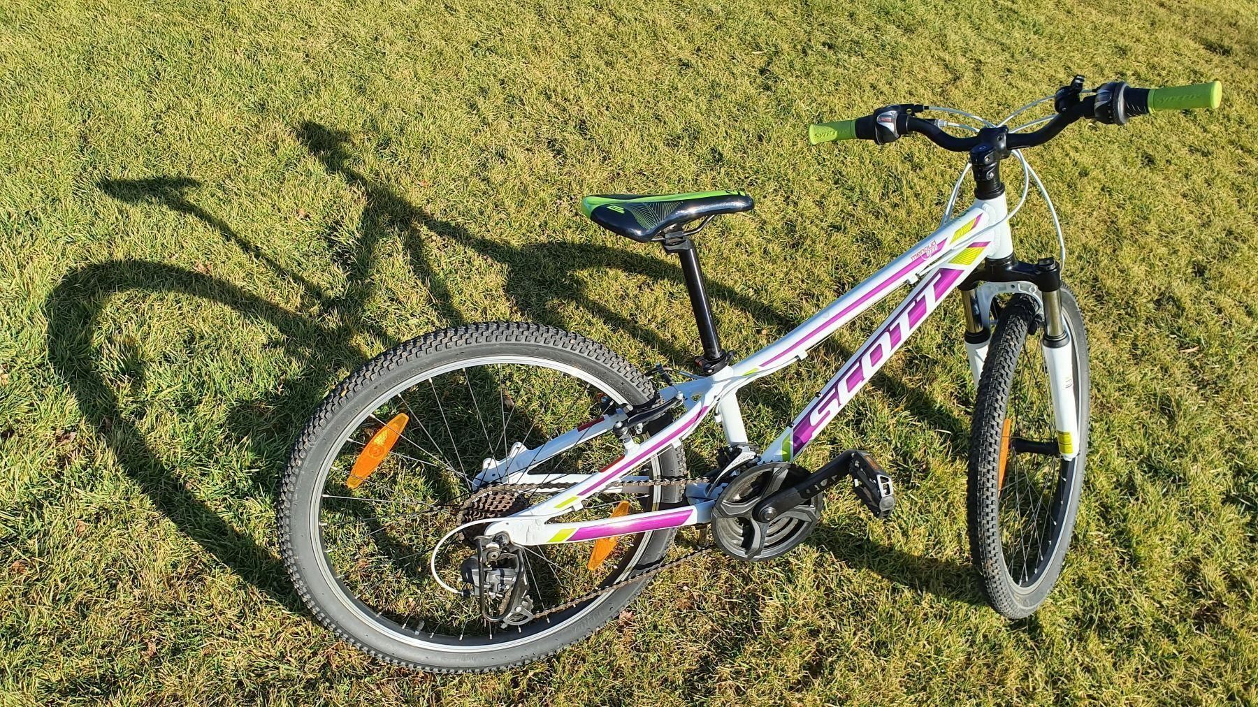 Vtt Scott 24 Pour Filles De 8 A 12 Ans Acheter Sur Ricardo