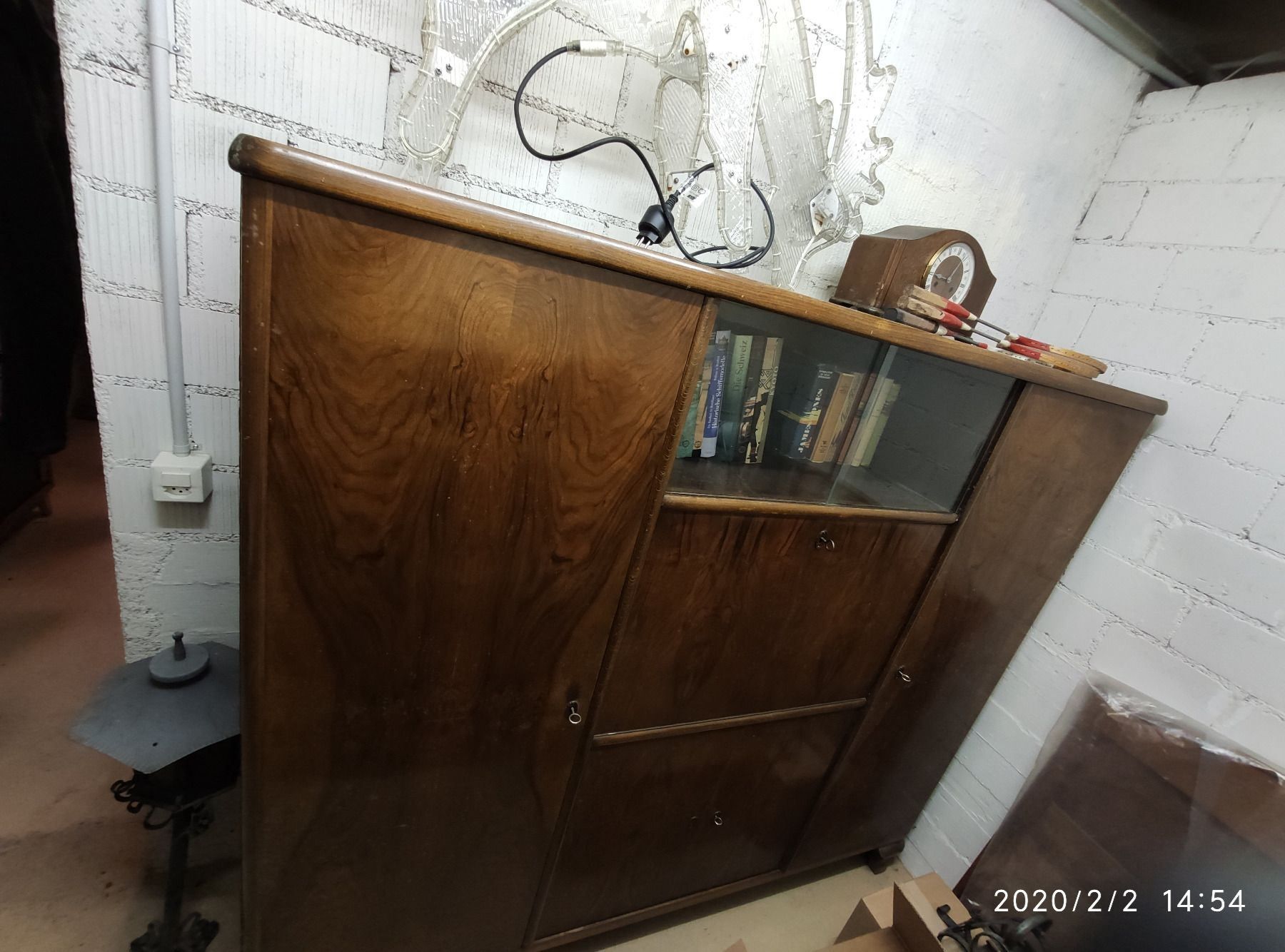 Sehr schöner Massiver Holz Schrank kaufen auf Ricardo