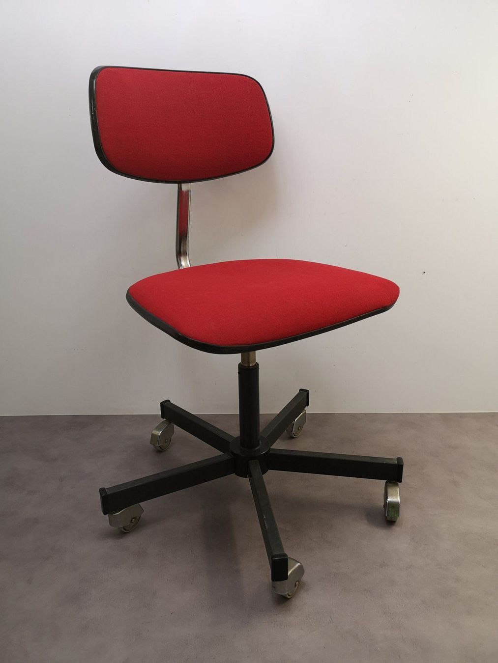 Vintage Bürostuhl 70er Jahre kaufen auf Ricardo