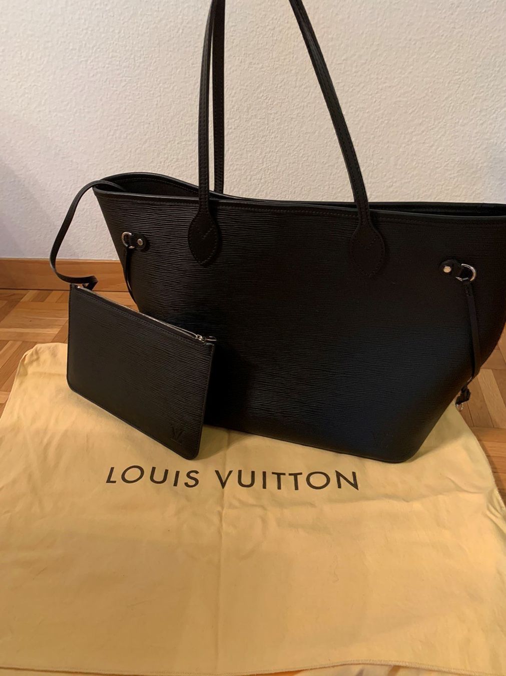 Louis Vuitton Neverfull Epi Noir kaufen auf Ricardo