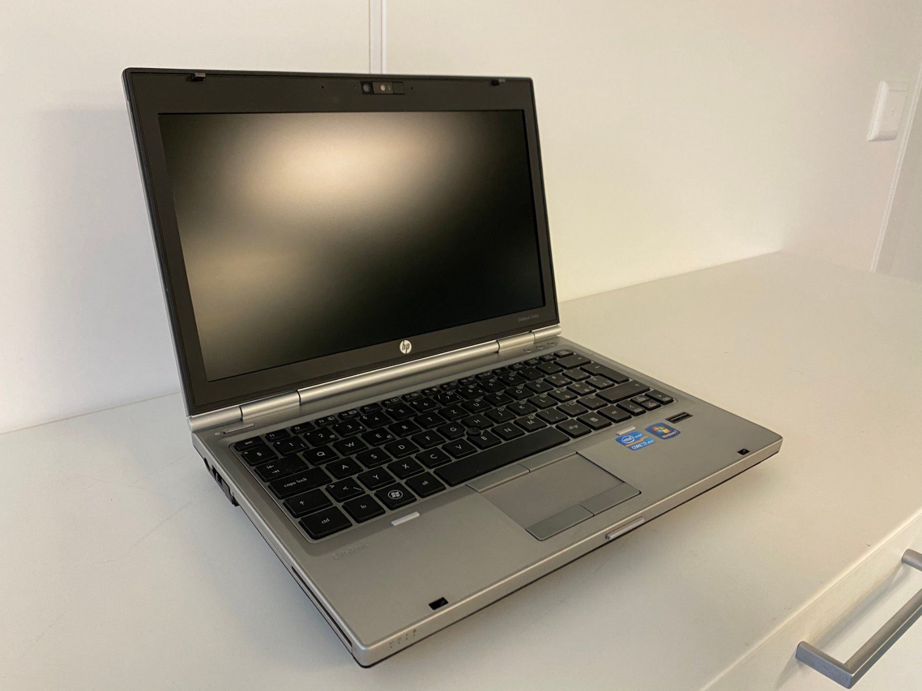 Hp elitebook 2560p i7 насколько можно увеличить озу