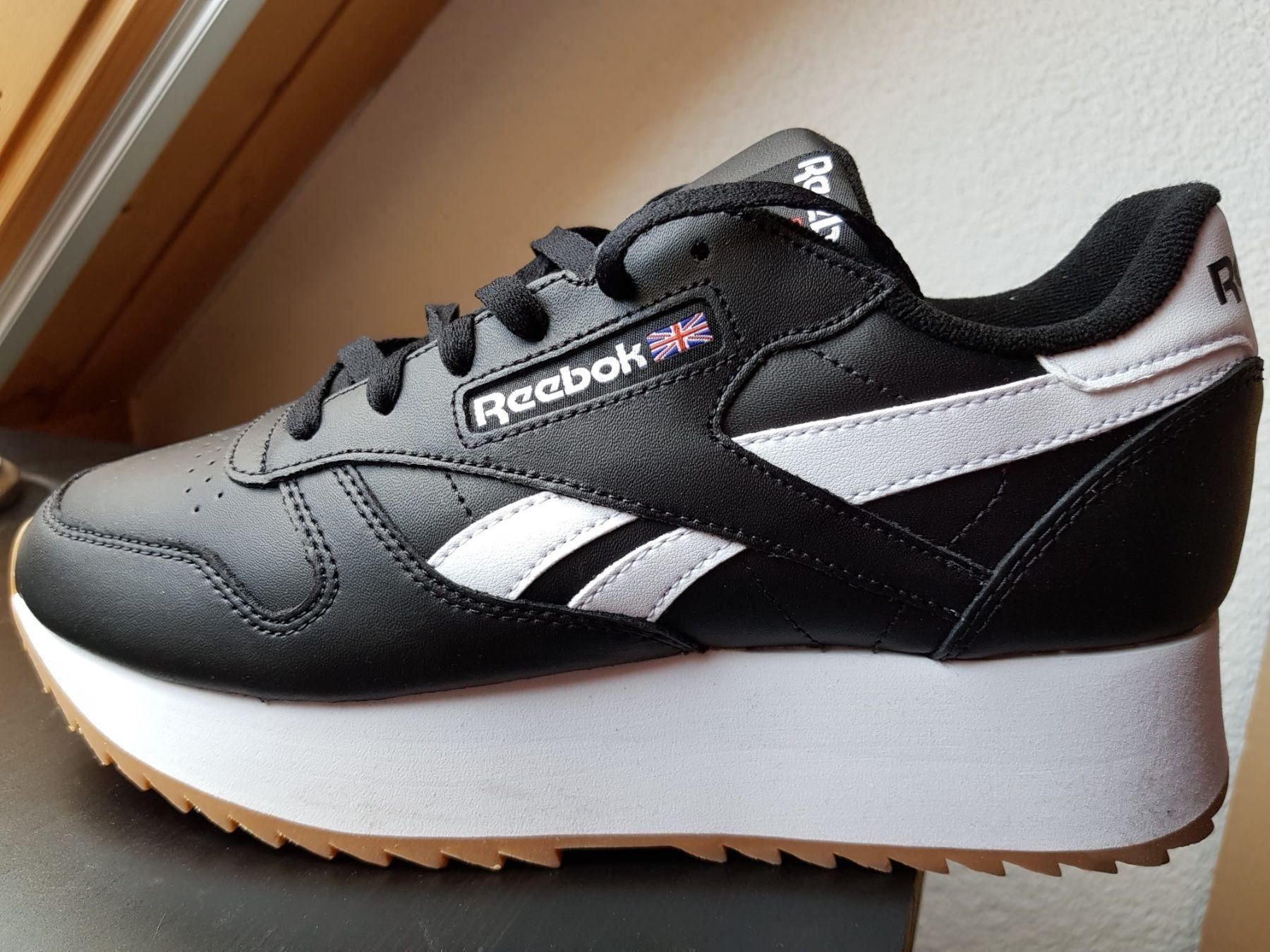  Reebok Sneakers  mit Plateau kaufen auf Ricardo