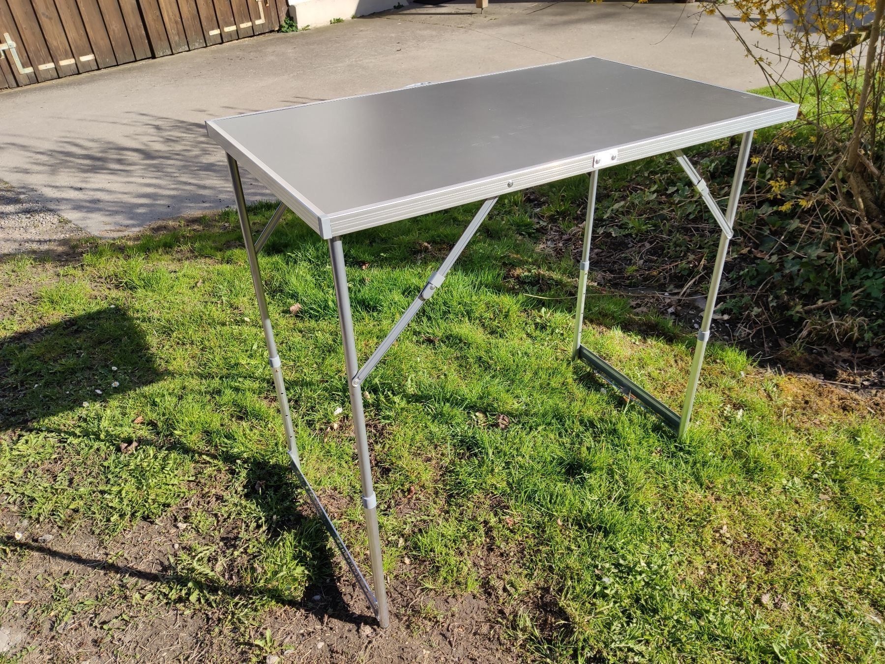 Leichter klapptisch kaufen auf Ricardo