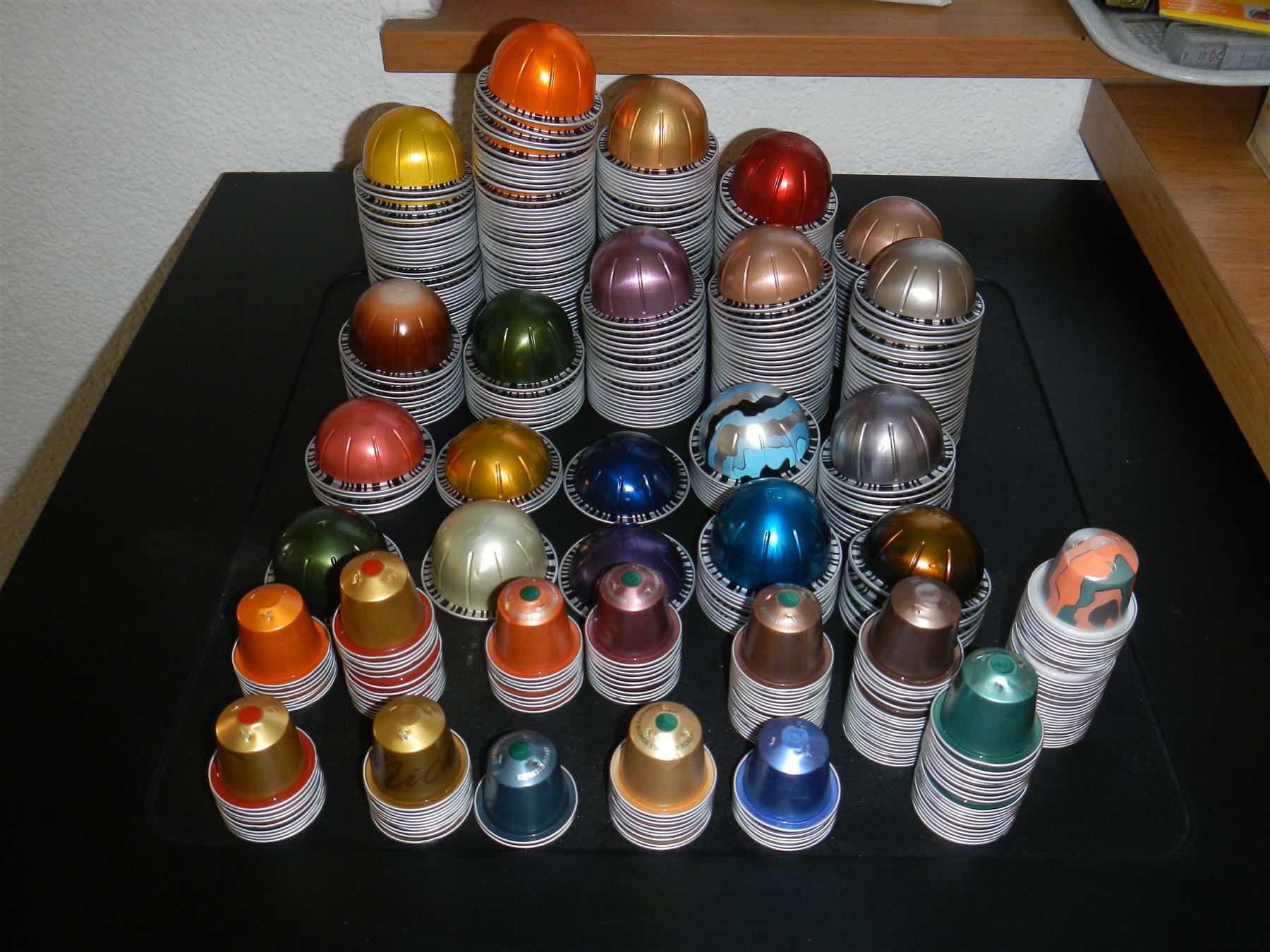 viele-leere-nespresso-vertuo-kapseln-kaufen-auf-ricardo