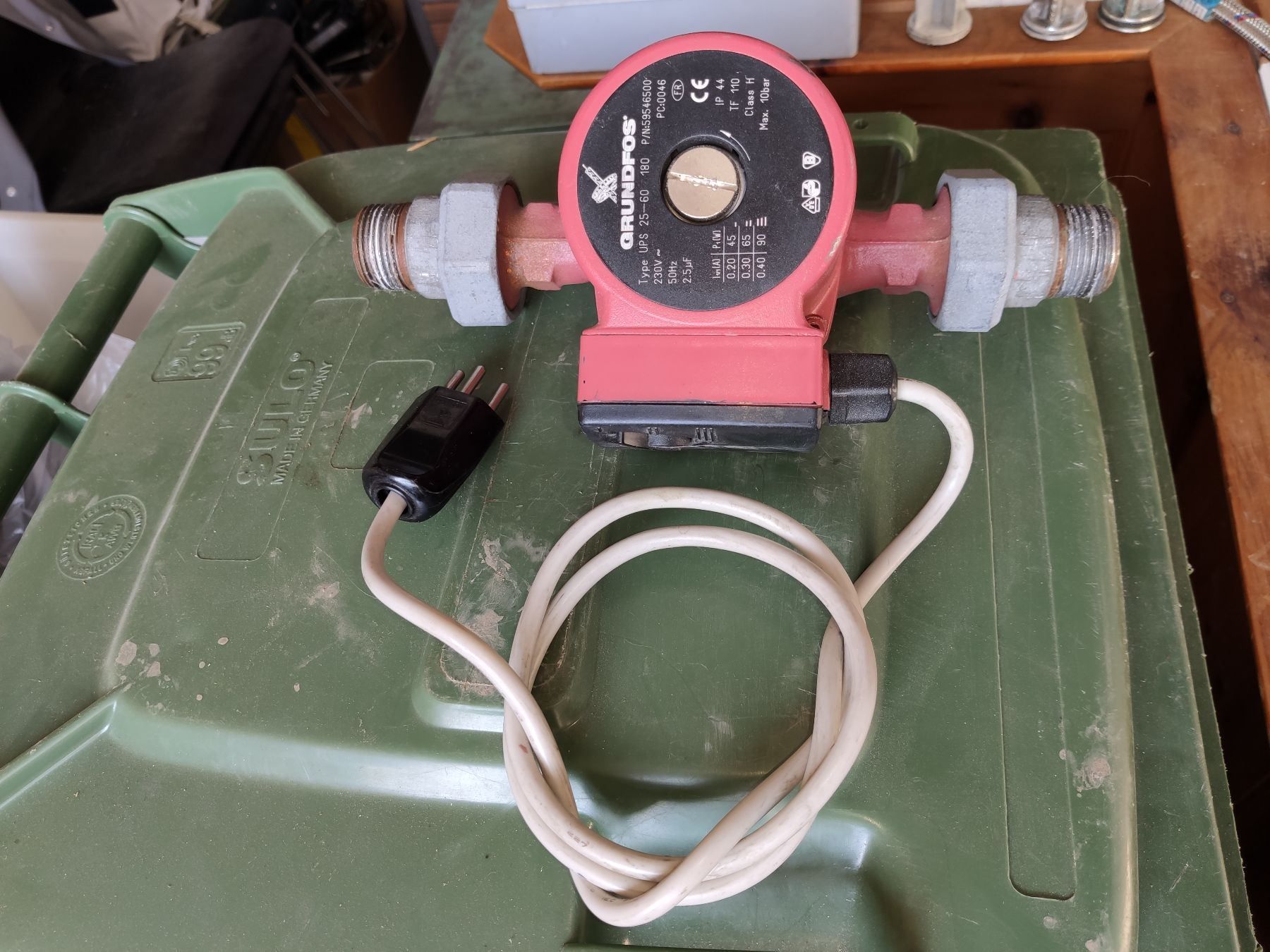 Grundfos pumpe UPS 25-60 180, 230V | Kaufen auf Ricardo