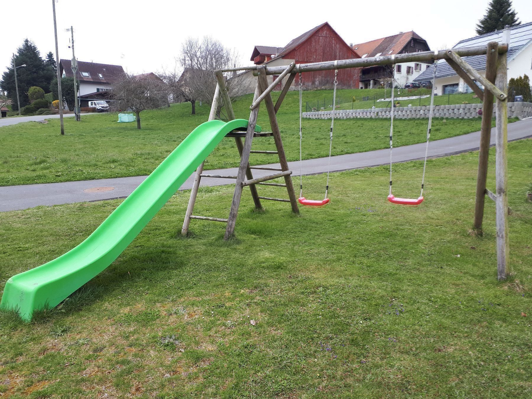 balançoire double et toboggan acheter sur Ricardo