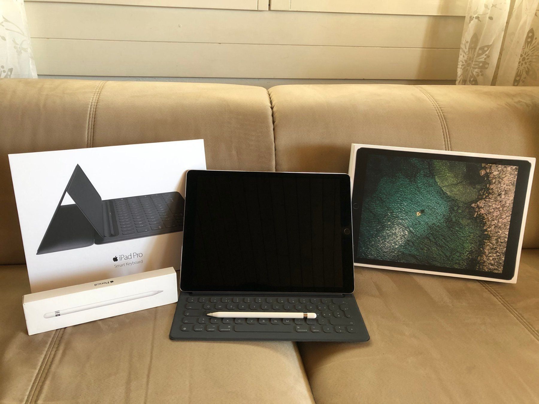 Ipad Pro Mit Tastatur Und Stift