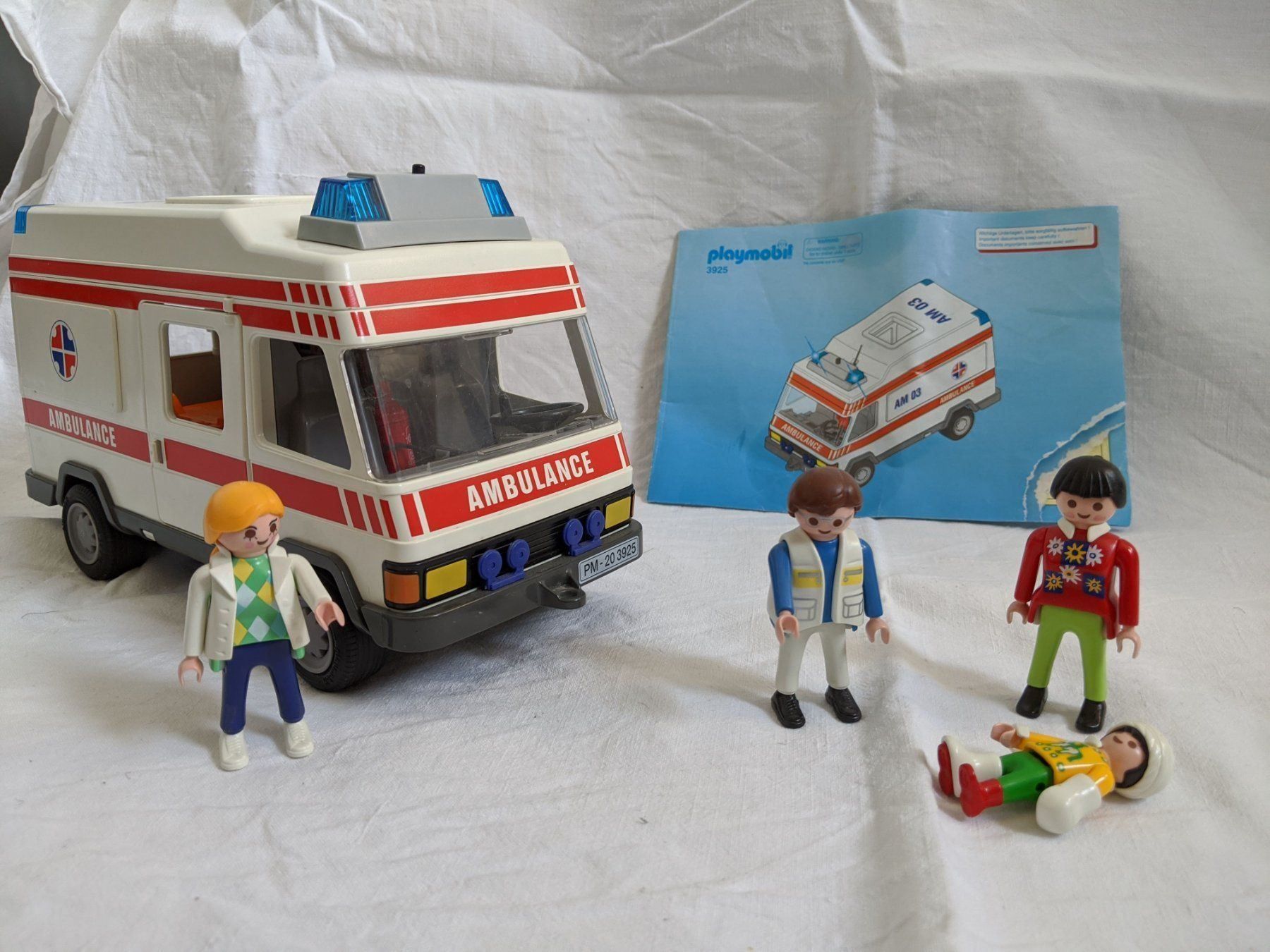 Playmobil Krankenwagen Ambulanz Kaufen Auf Ricardo Herzlich willkommen auf der offiziellen fanpage von playmobil® deutschland! playmobil krankenwagen ambulanz