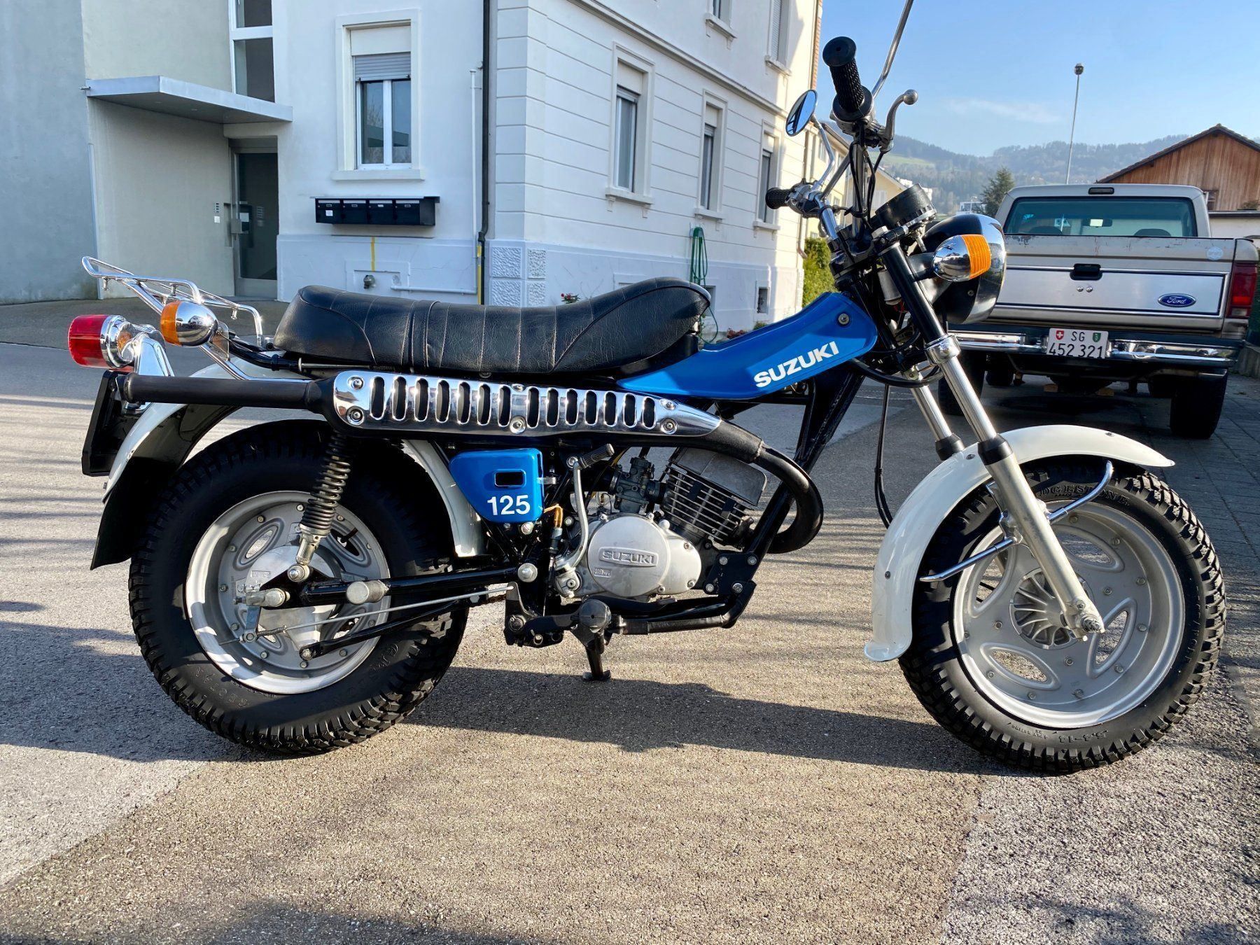 Suzuki rv 125