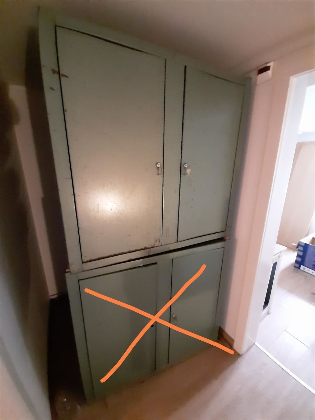 Metallschrank vintage grün mit Schloss kaufen auf Ricardo