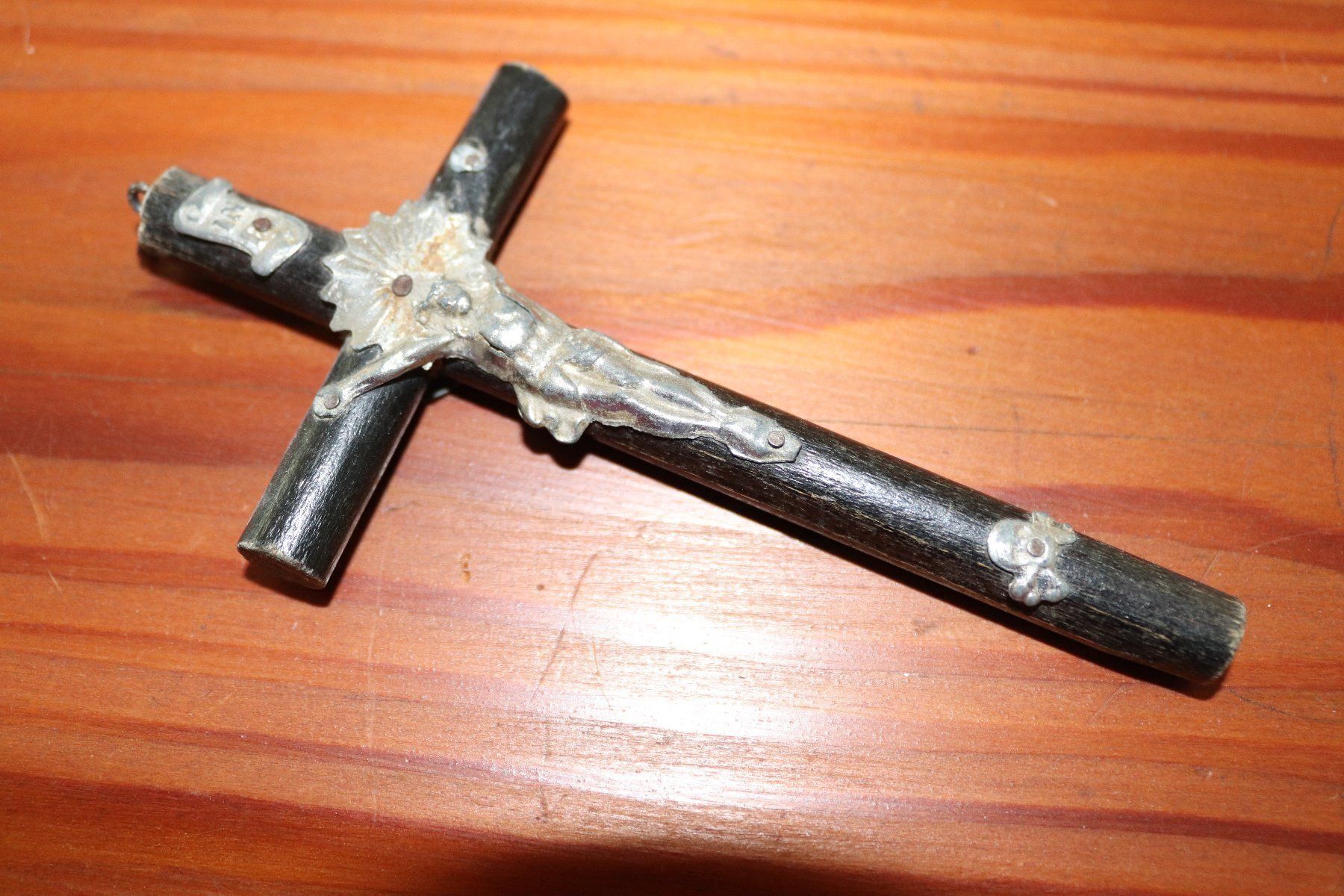 Kreuz Kruzifix zum aufhängen Holz Zinn | Kaufen auf Ricardo