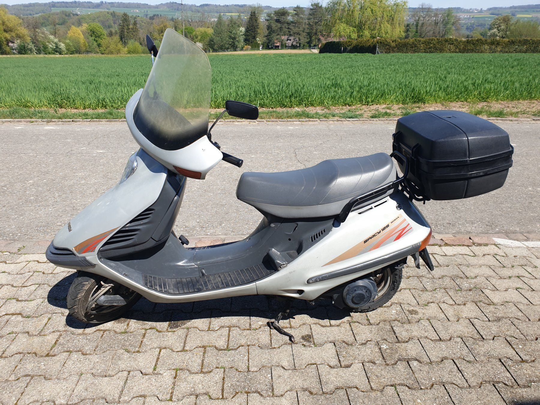 Скутер honda spacy