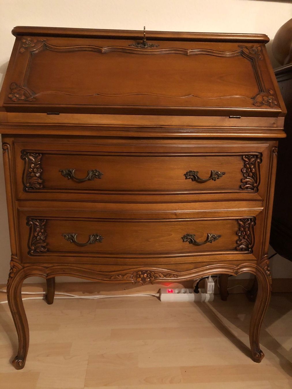 Antiker SEKRETÄR. Anfang 20. Jahrhundert kaufen auf Ricardo