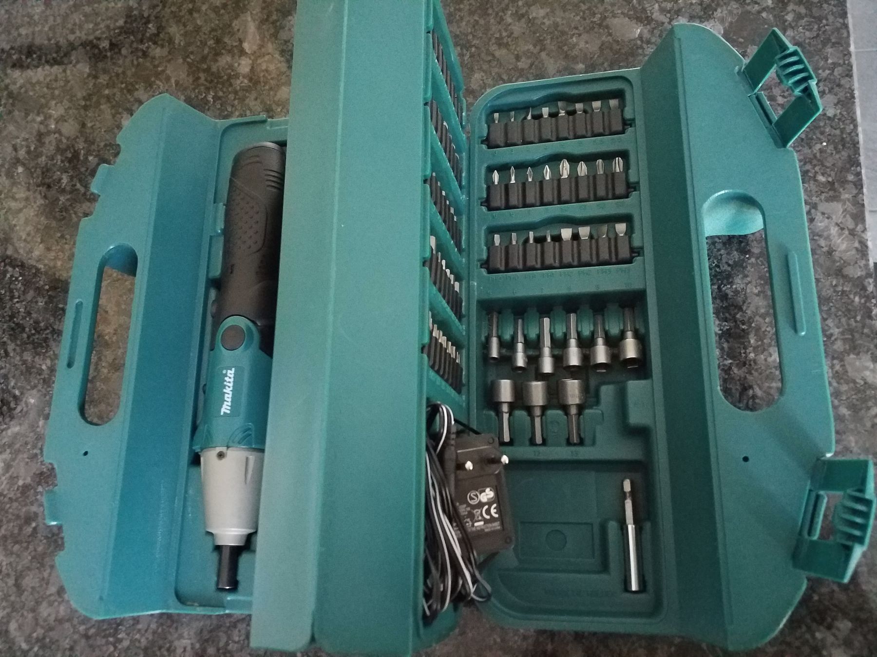 Makita 6722d замена аккумулятора