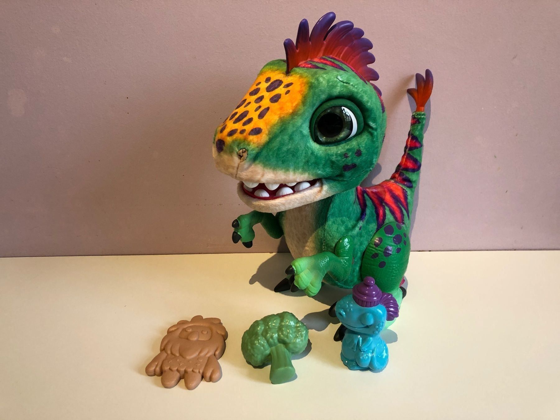 hasbro furreal mampfosaurus rex