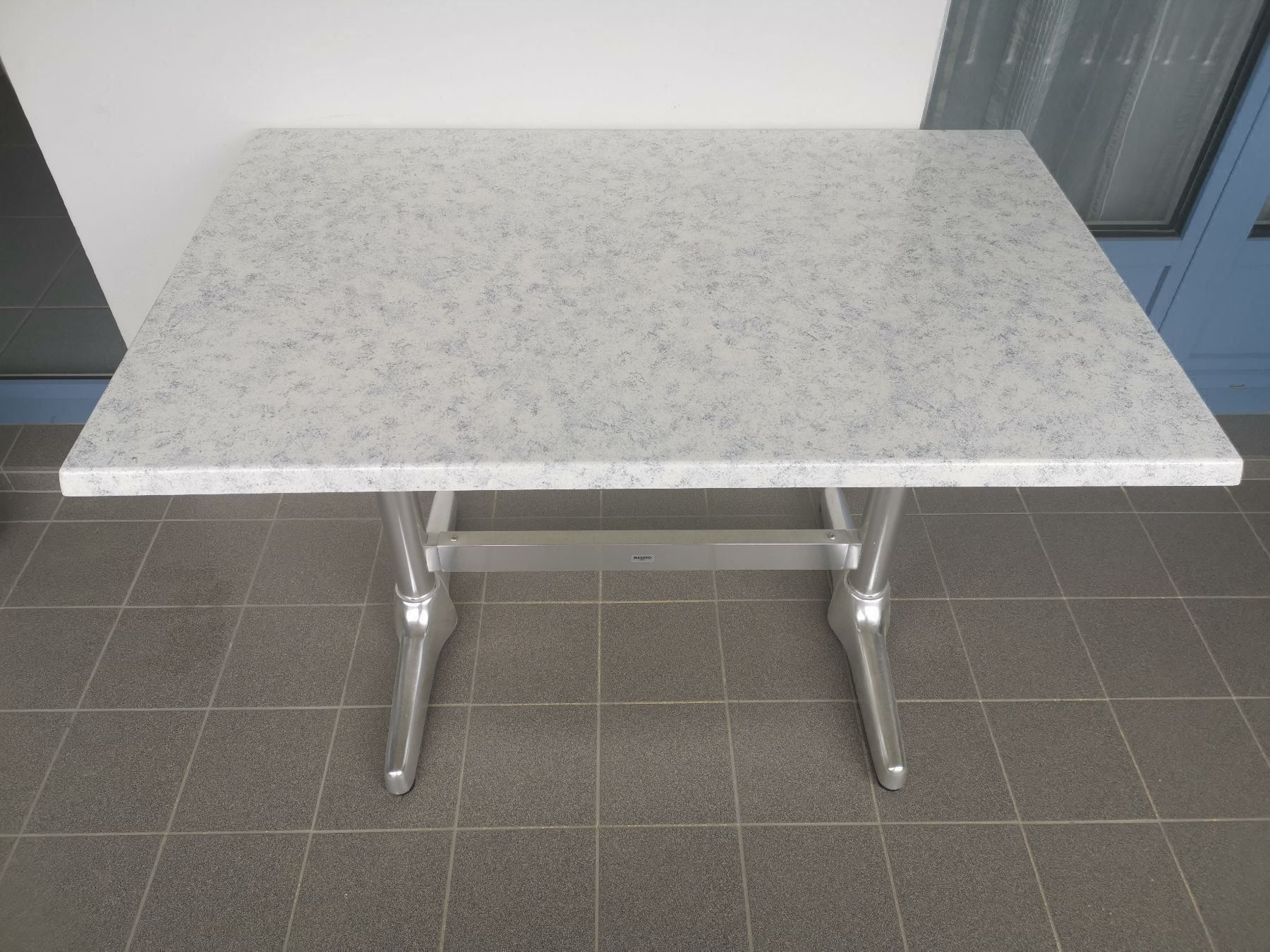 Terrassen Tisch mit 6 Stühle kaufen auf Ricardo