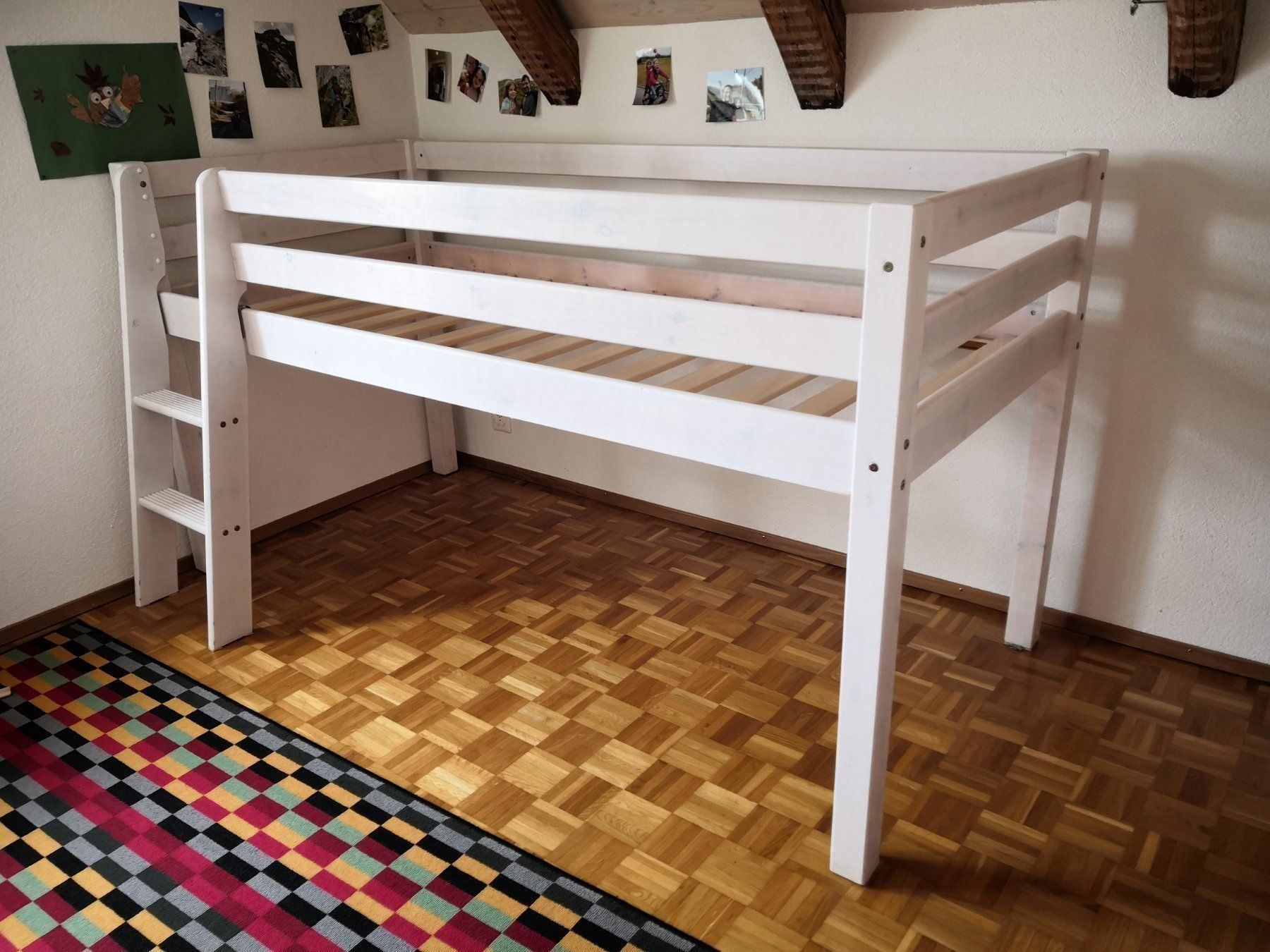 Niedriges weisses Hochbett, Holz kaufen auf Ricardo