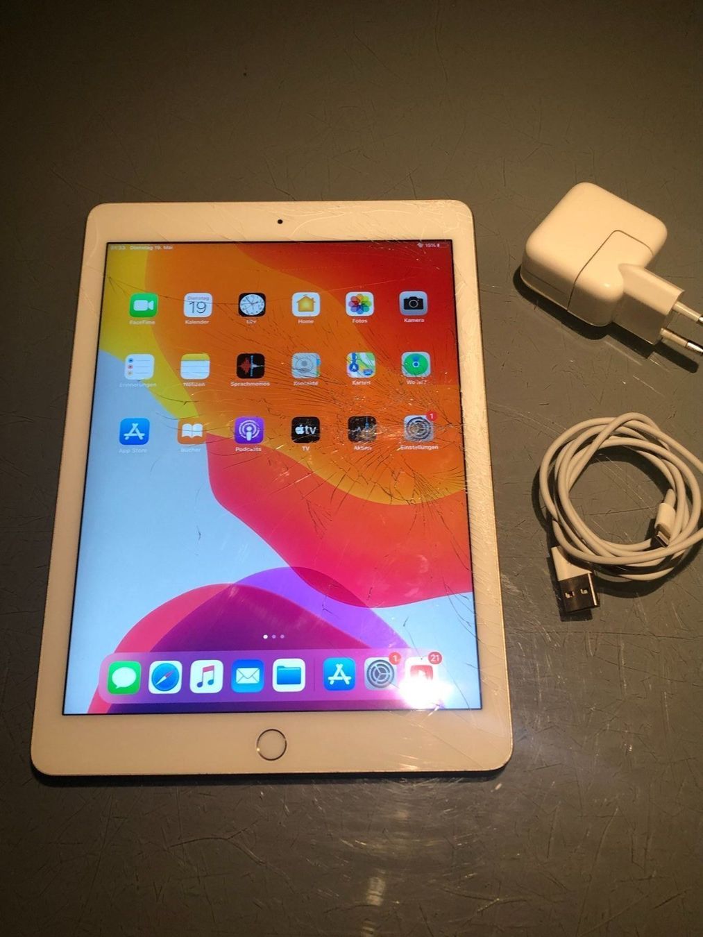 iPad Air 2 (2014) 64GB Wifi Model A1566 kaufen auf Ricardo