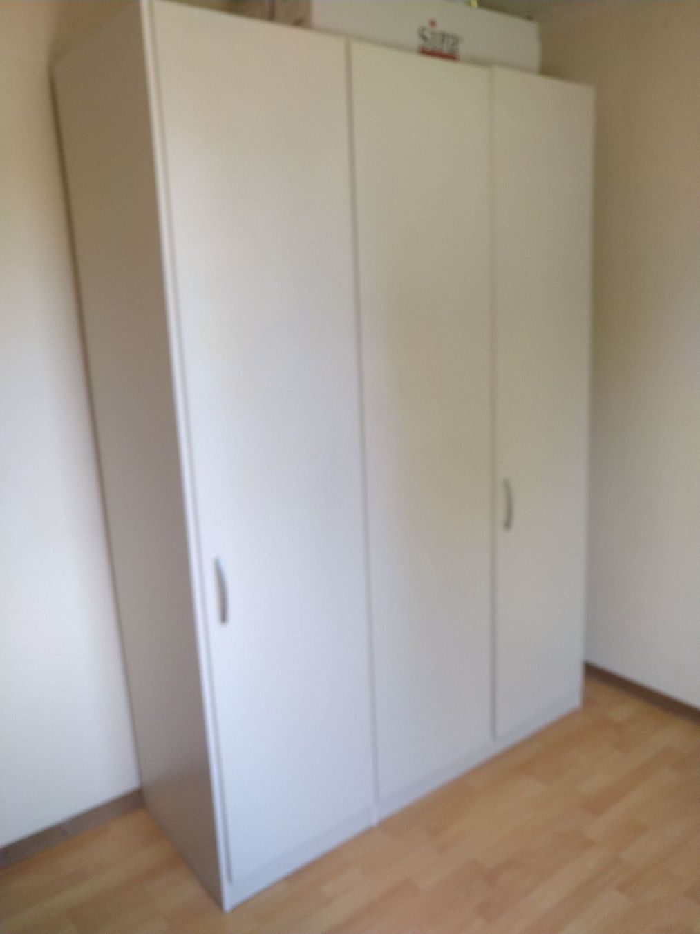 3 türiger Schrank weiss kaufen auf Ricardo