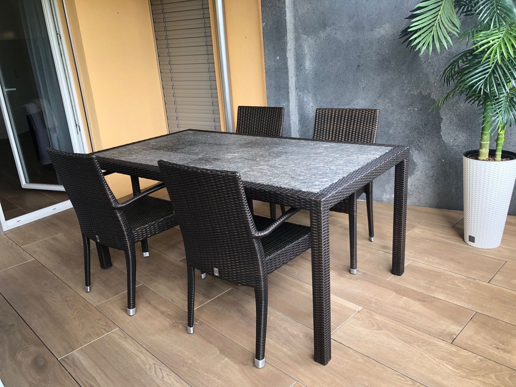 Hunn Gartentisch mit vier Stühlen | Kaufen auf Ricardo