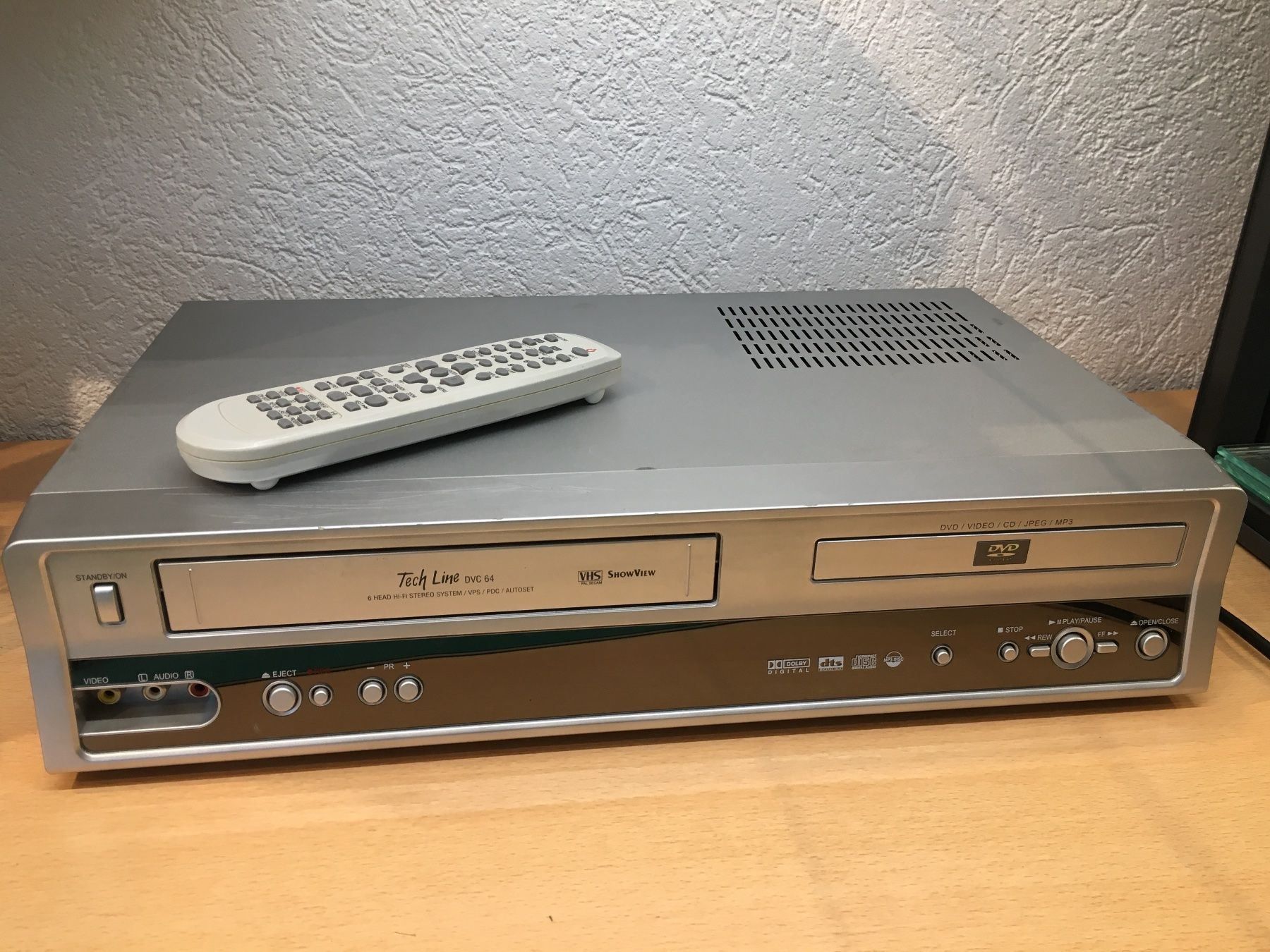 Video Kassetten (VHS) und DVD Player kaufen auf Ricardo