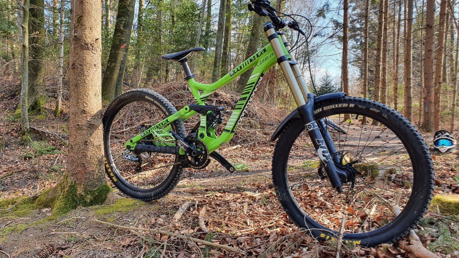commencal dh v3