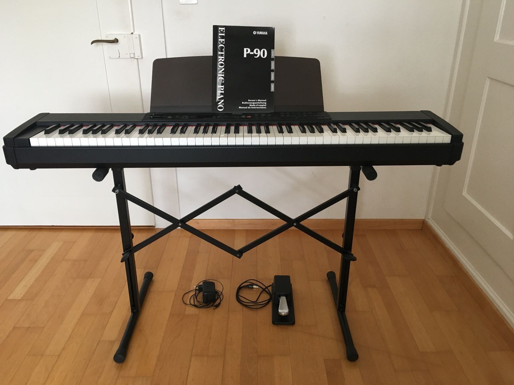 Yamaha P90 Digitalpiano inkl. Ständer Kaufen auf Ricardo