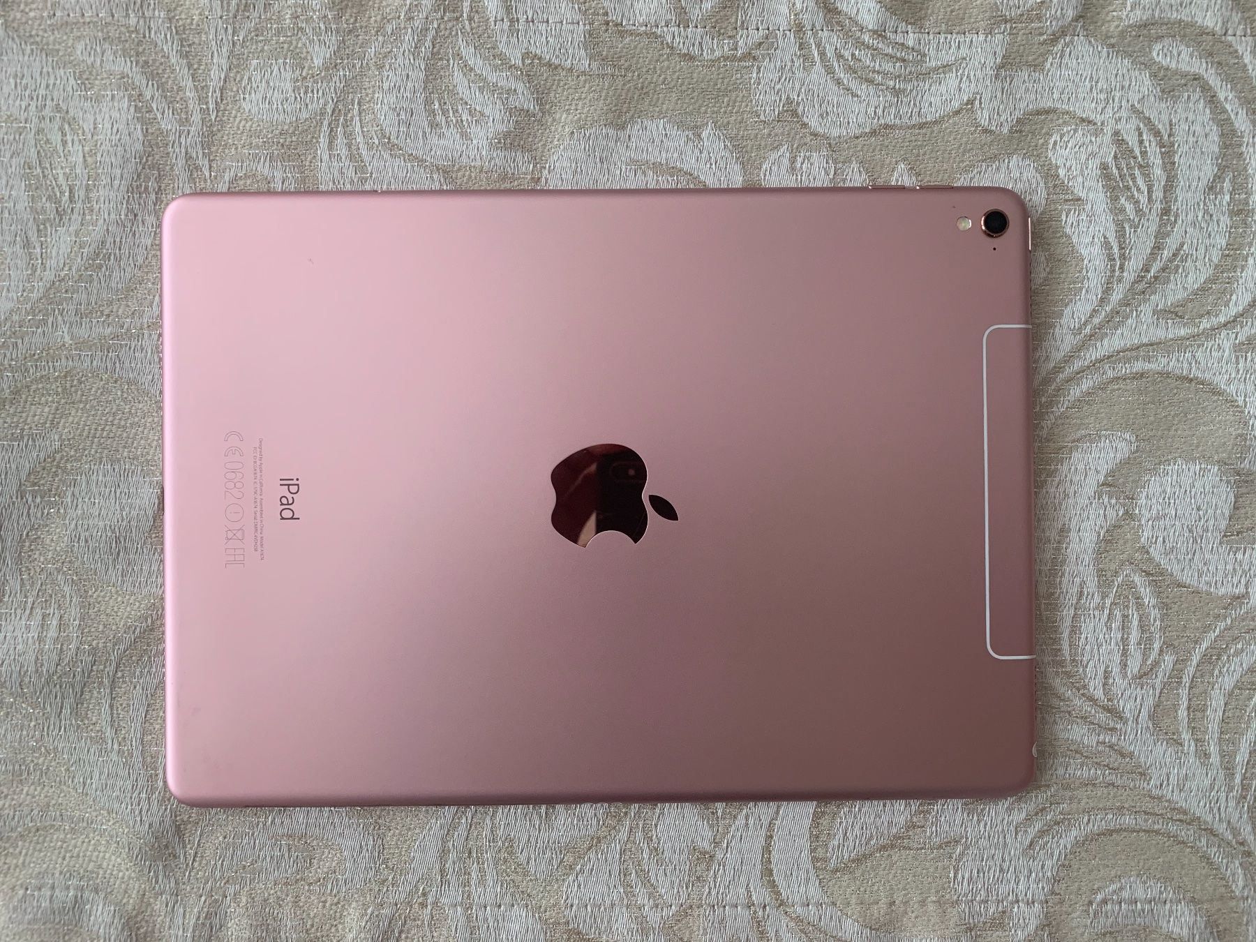 iPad Pro (9.7-inch, Wi-Fi + Cellular) kaufen auf Ricardo