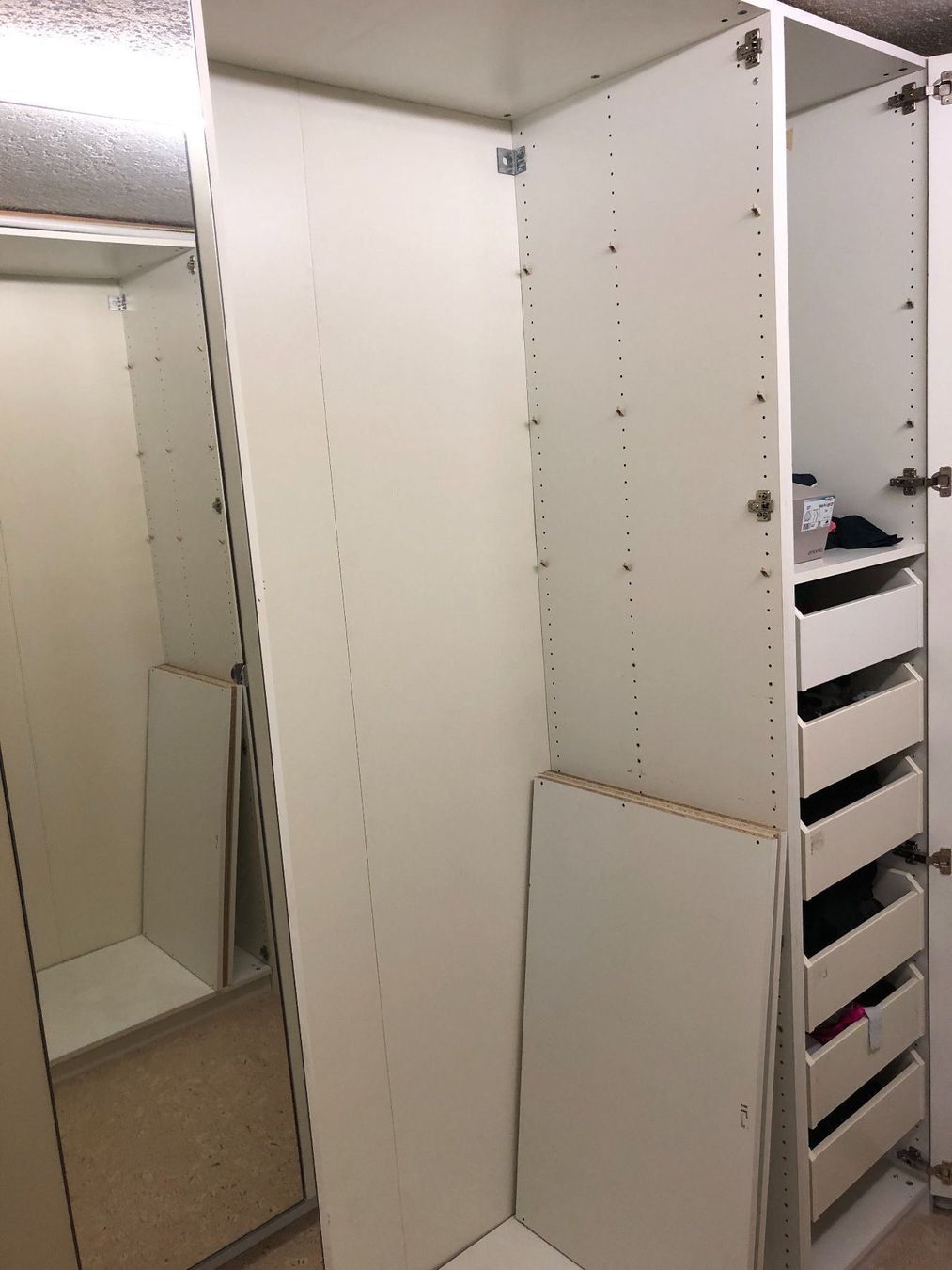 Ikea Pax Schrank mit Tablare und Türen kaufen auf Ricardo