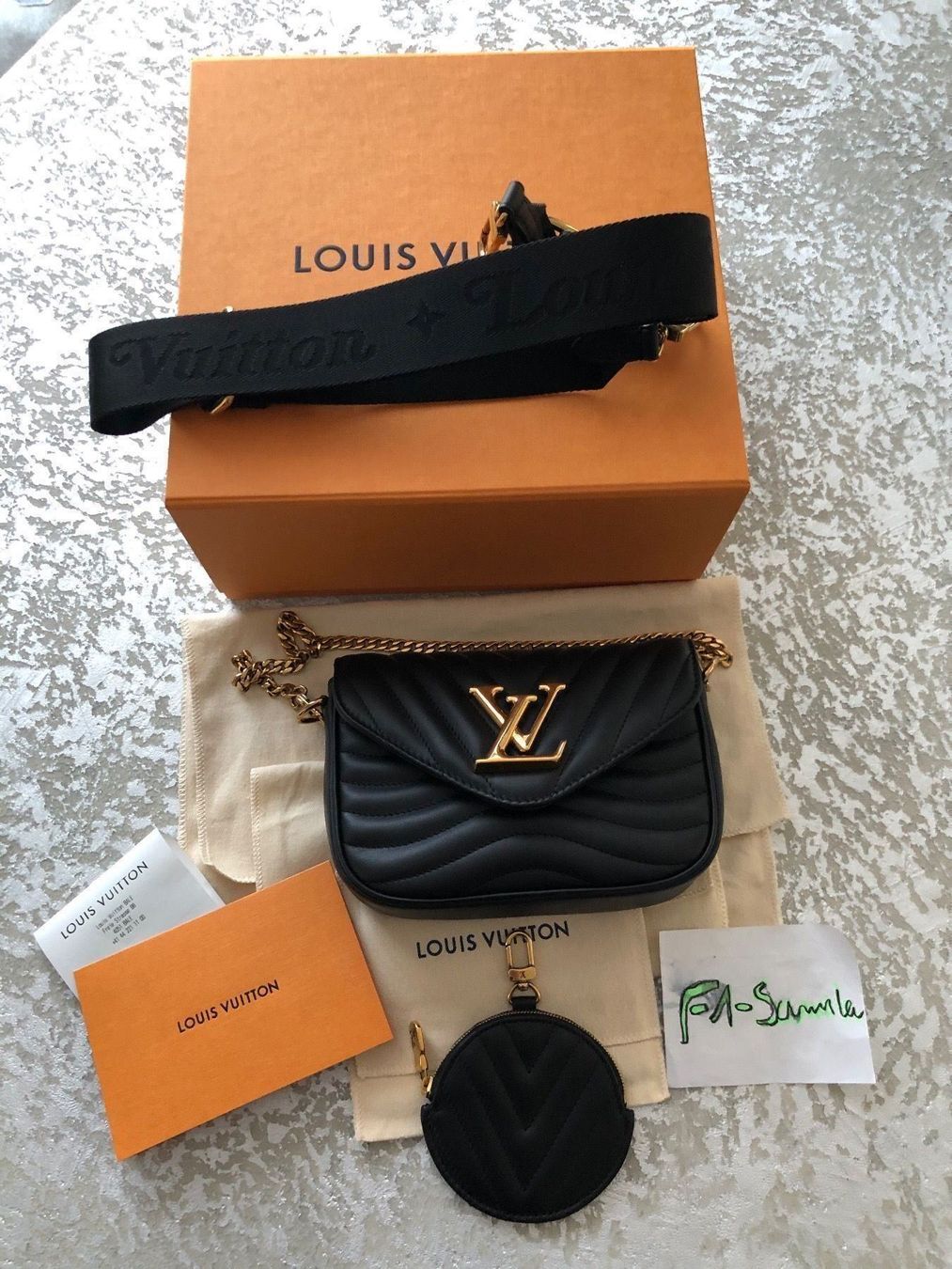 Louis Vuitton LV new wave multi pochette Green Leather ref.215381 - Joli  Closet