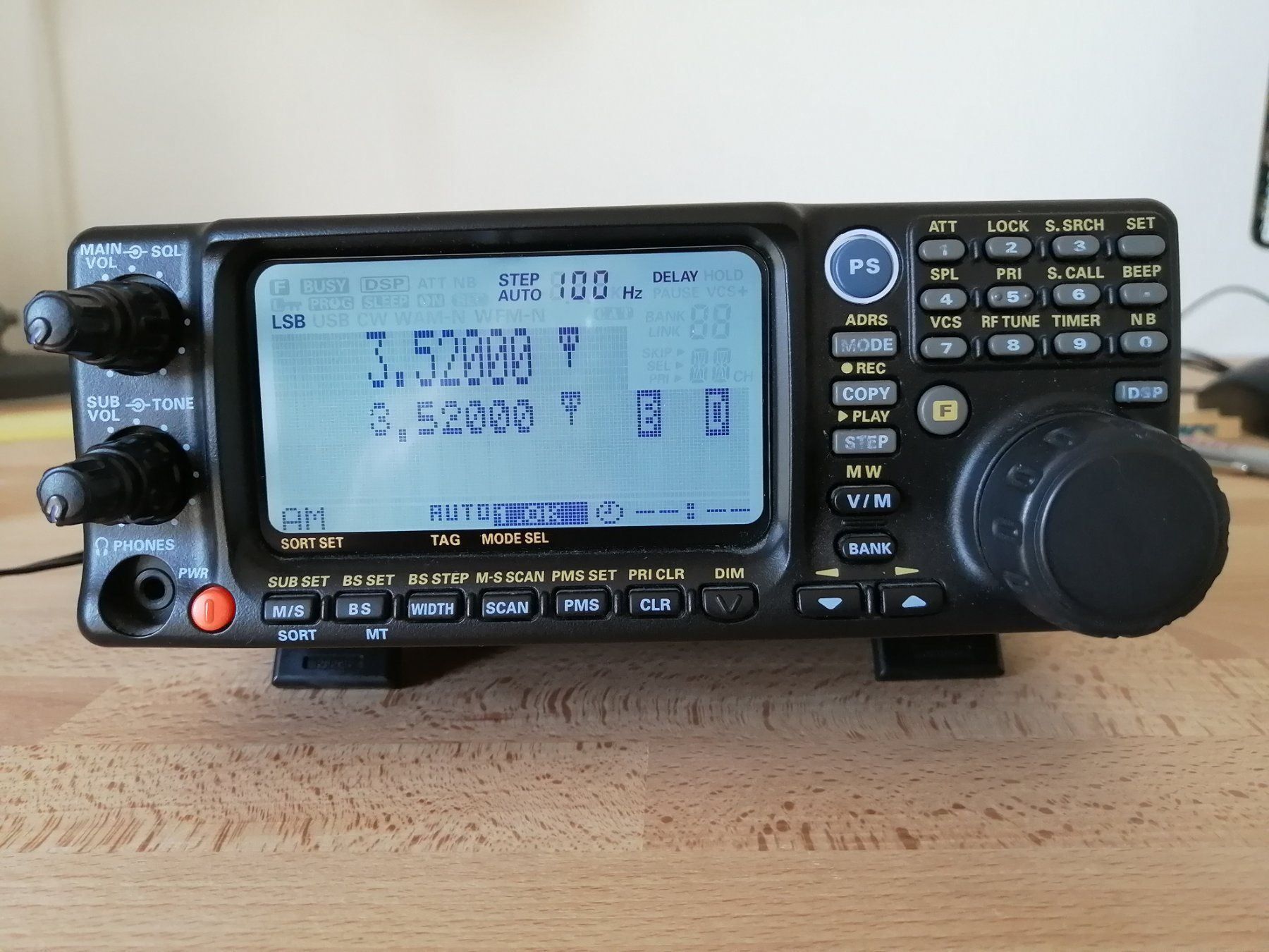 Scanner / Receiver Yaesu VR5000 Comprare su Ricardo
