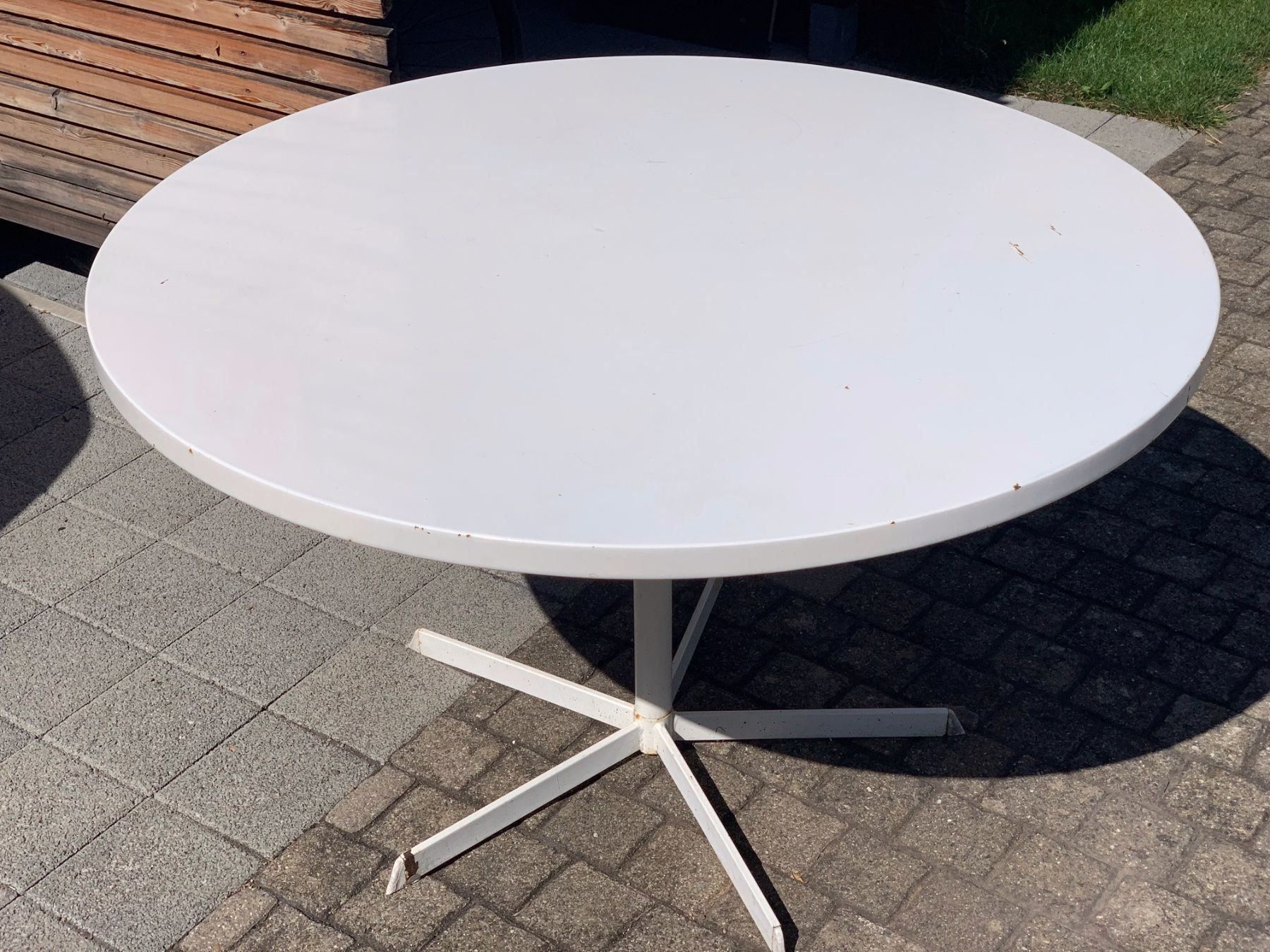 Weißer Runder Gartentisch