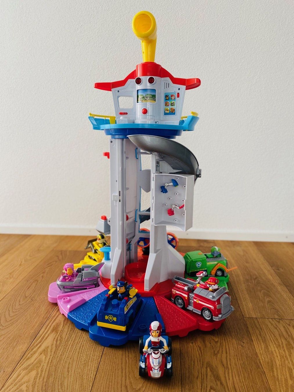 paw patrol spin master tower
