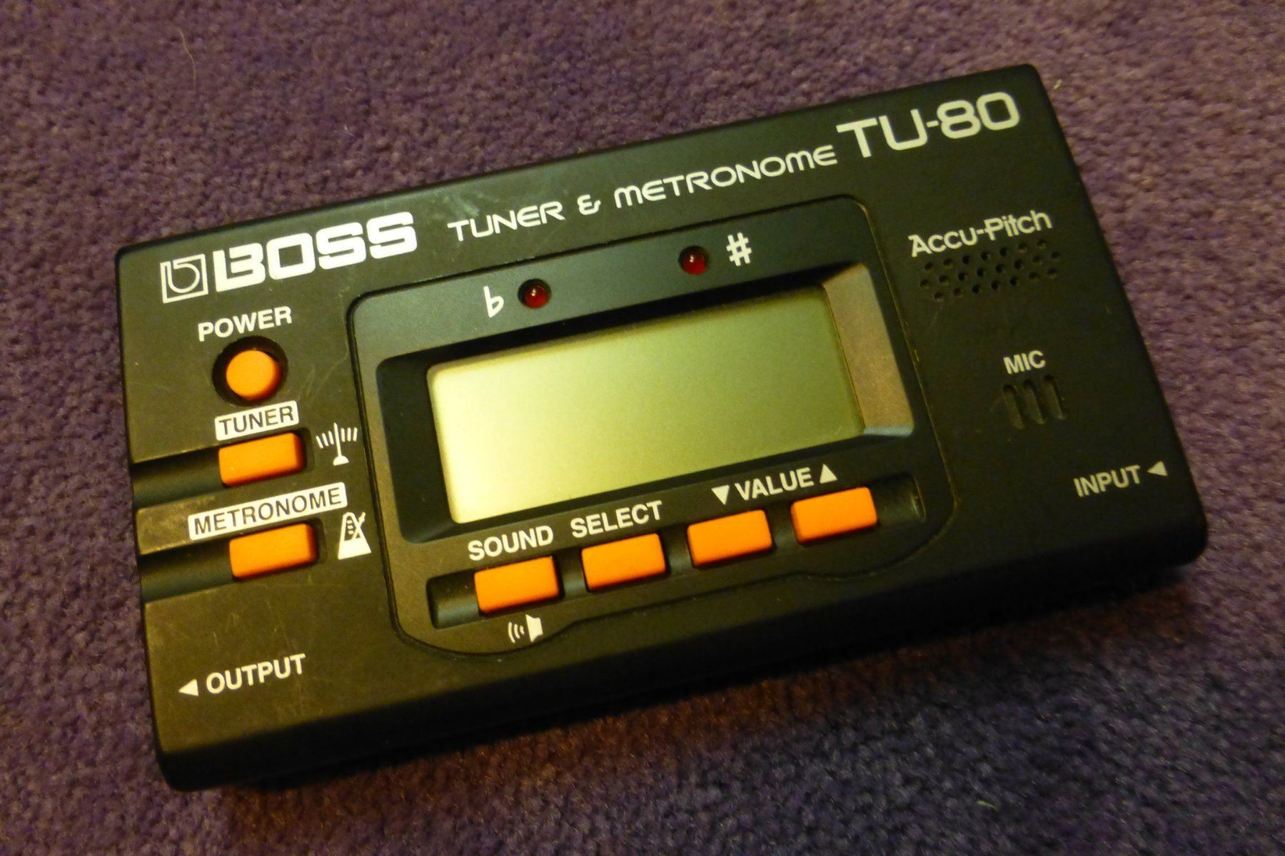 BOSS TU80 TUNER/STIMMGERÄT/METRONOME Kaufen auf Ricardo