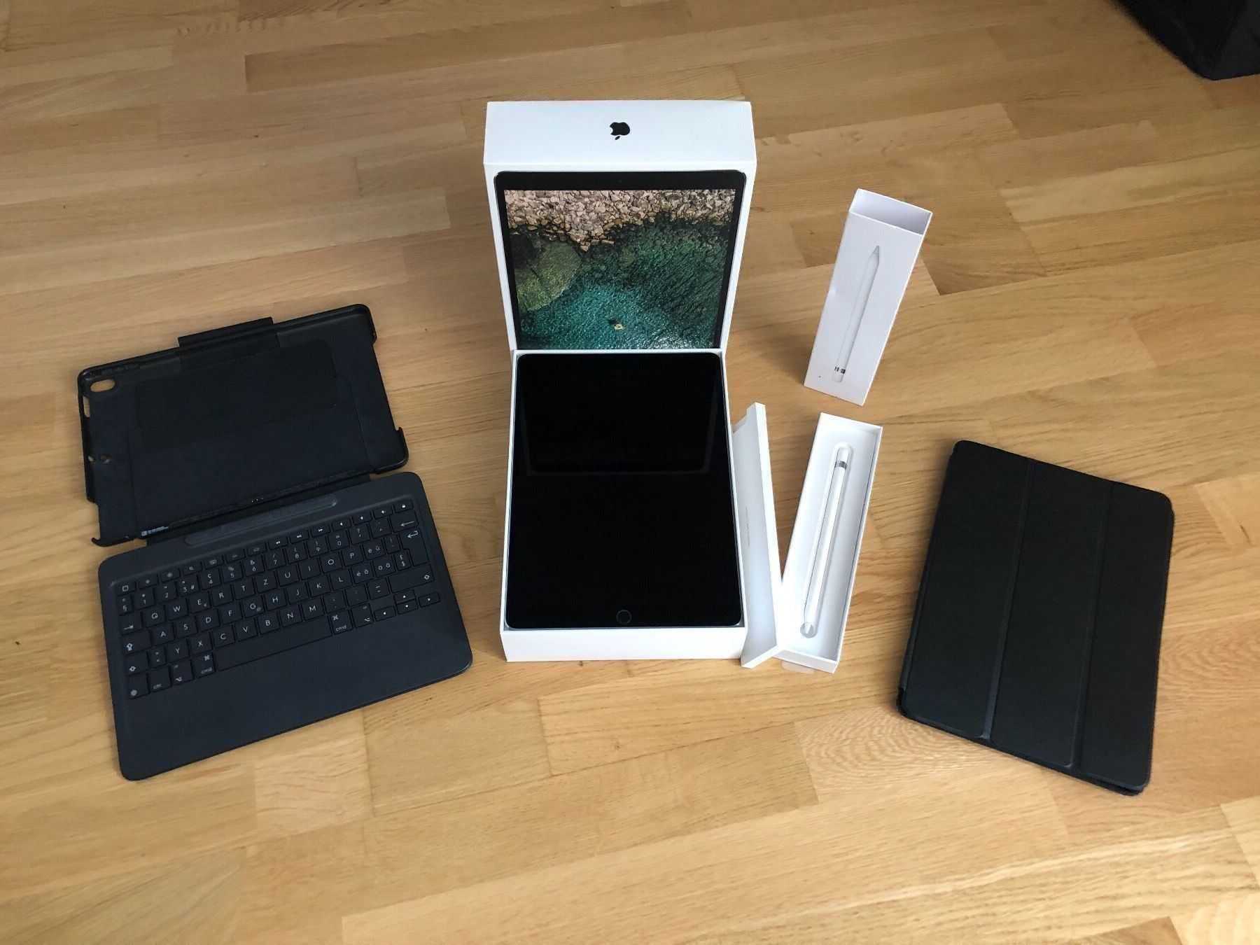 Ipad Pro Mit Tastatur Und Stift