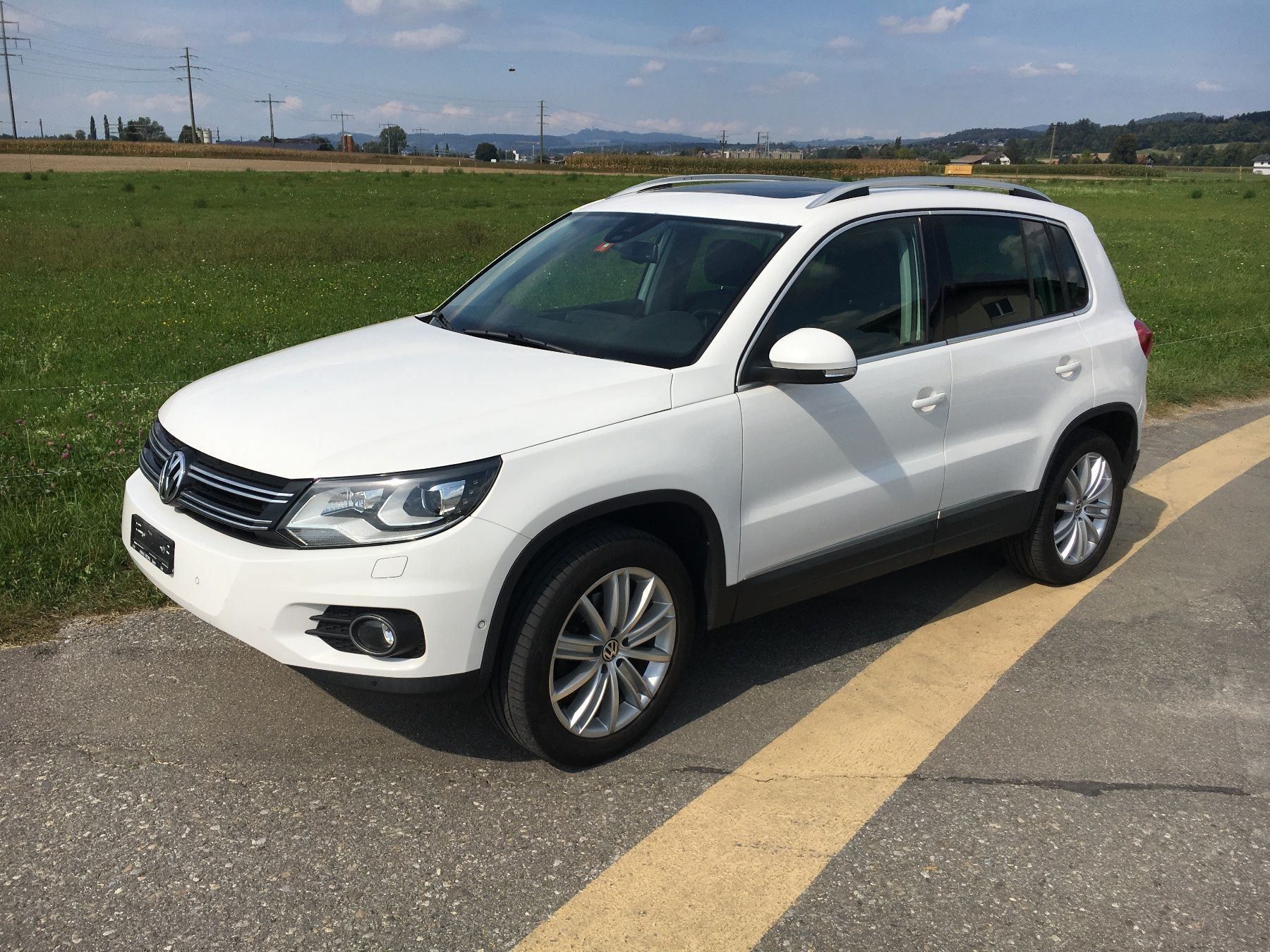 Track field tiguan
