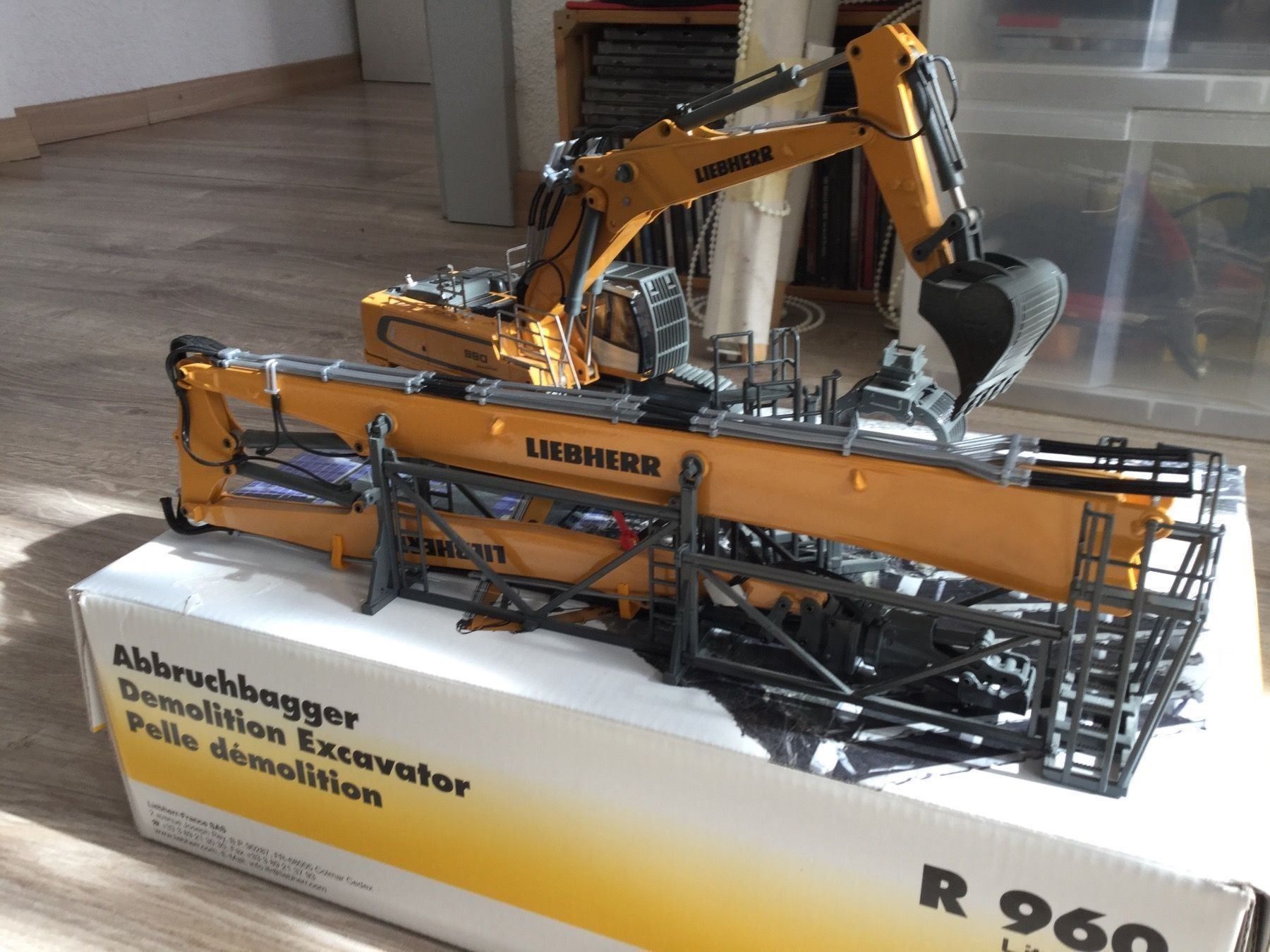 Pelle sur chenille Liebherr R902 Diesel | Auctionport