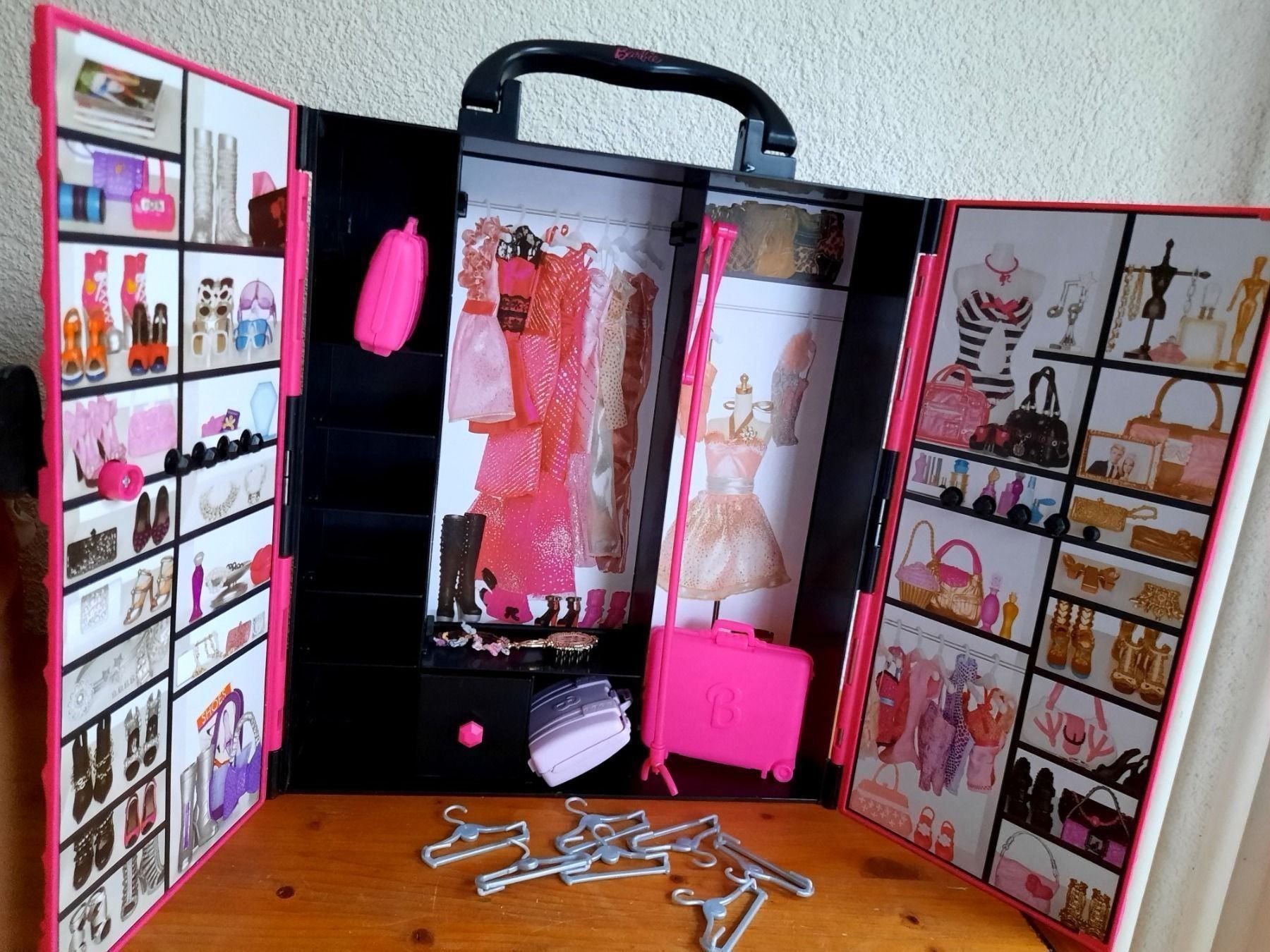 ARMOIRE pour BARBIE Kaufen auf Ricardo