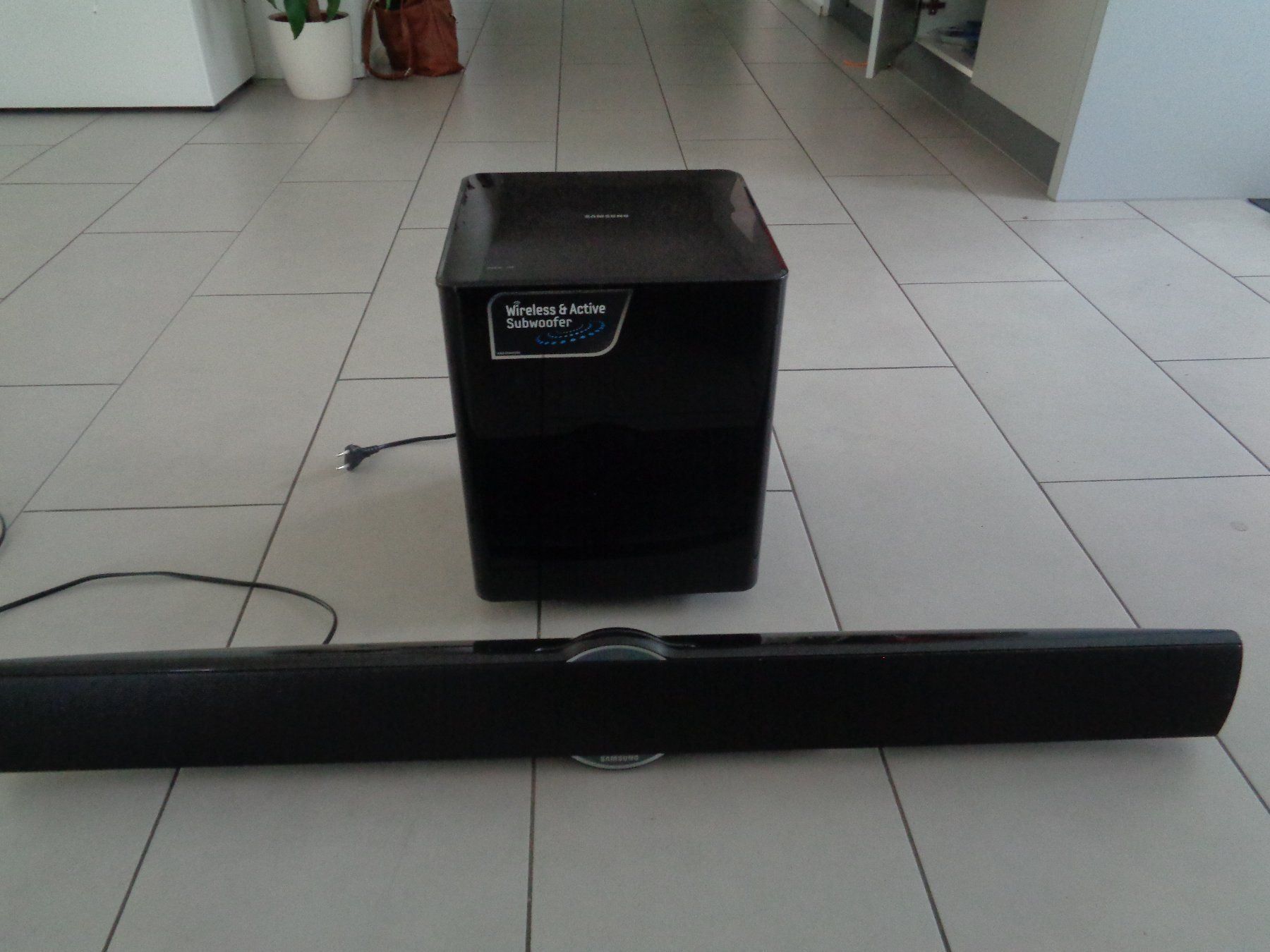 Samsung HT-E8200 Soundbar Blueray Player | Kaufen auf Ricardo