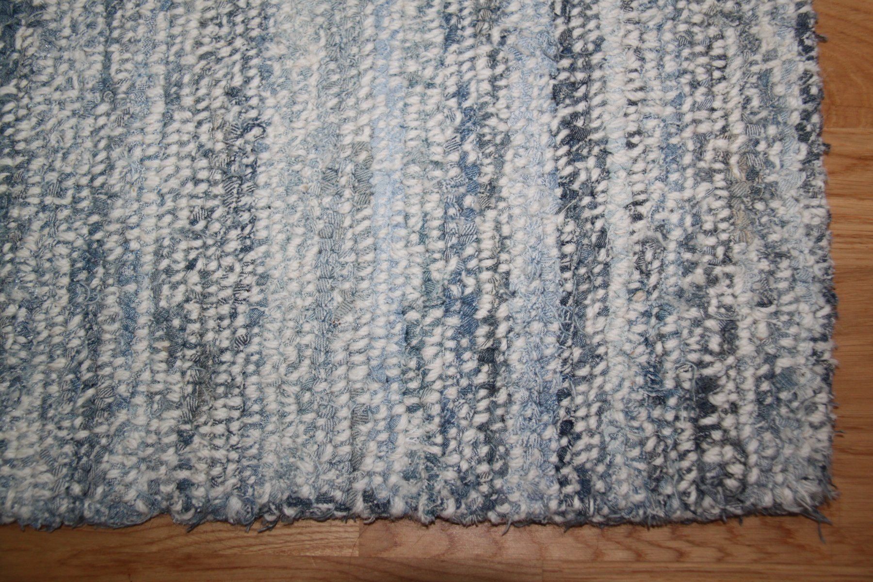 Blau-weisser Teppich zu verkaufen | Kaufen auf Ricardo