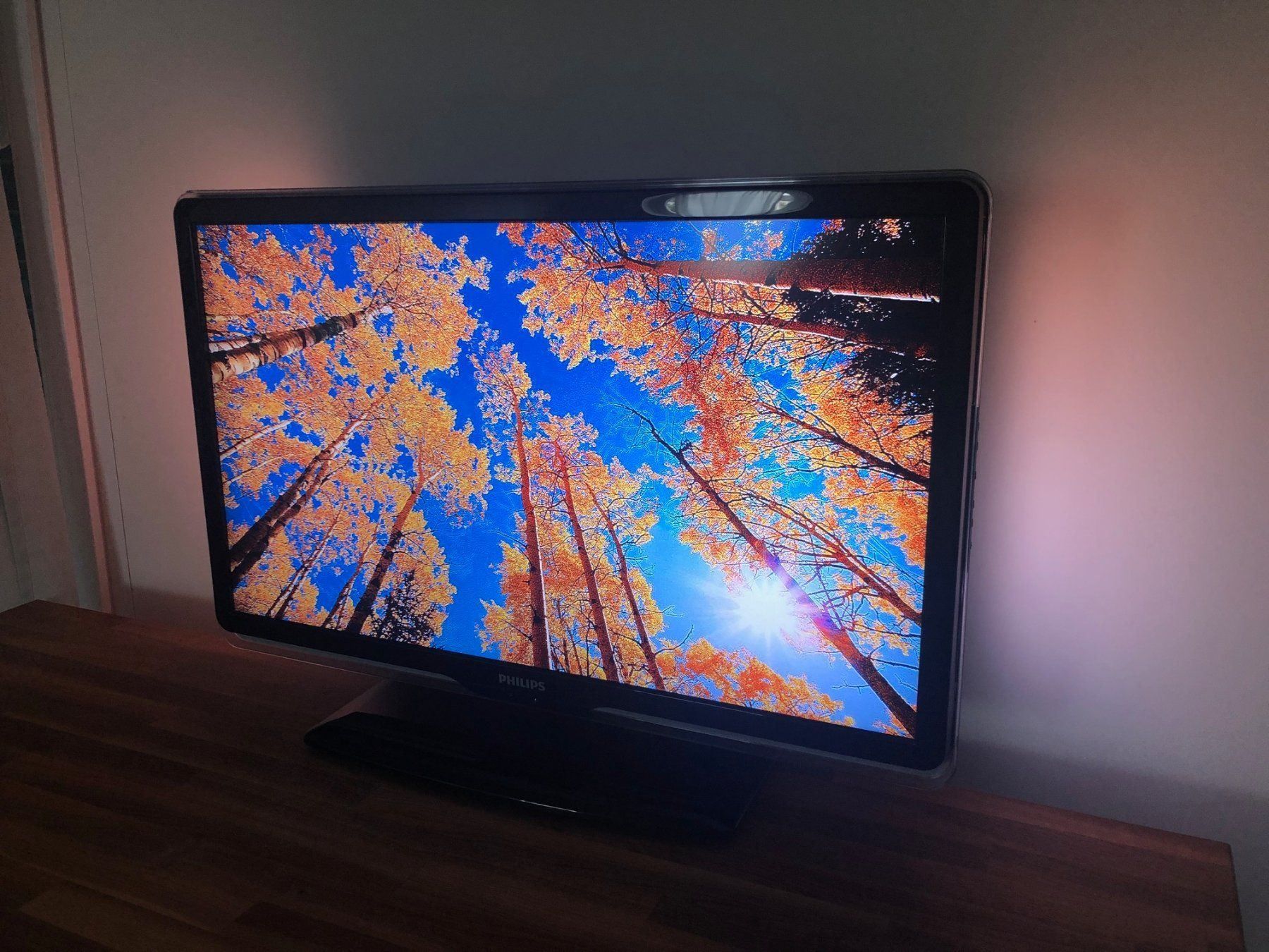 Philips Fernseher 32 Zoll mit Ambilight Kaufen auf Ricardo