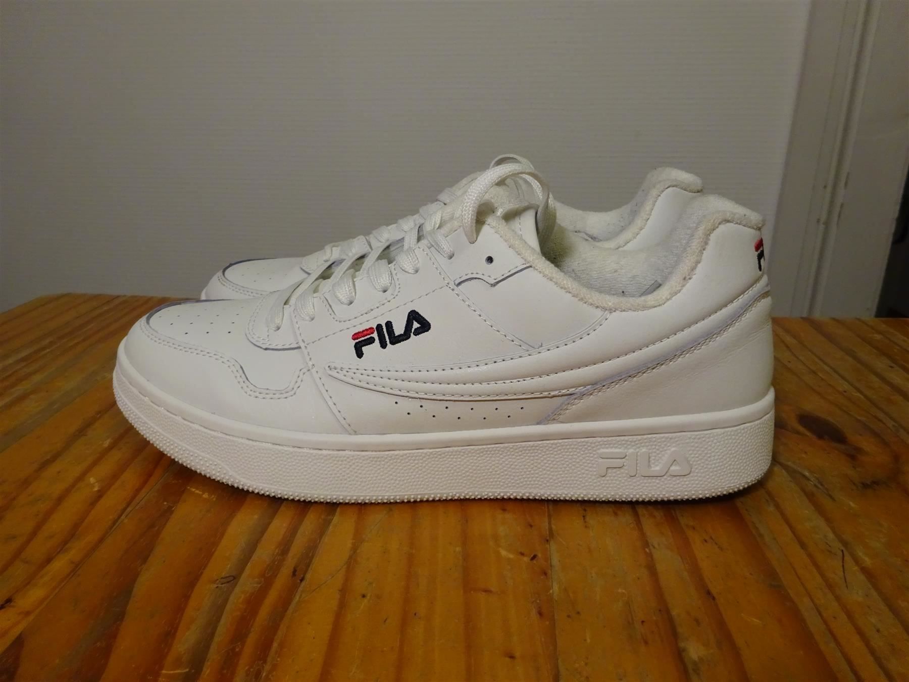 fila arcade low white