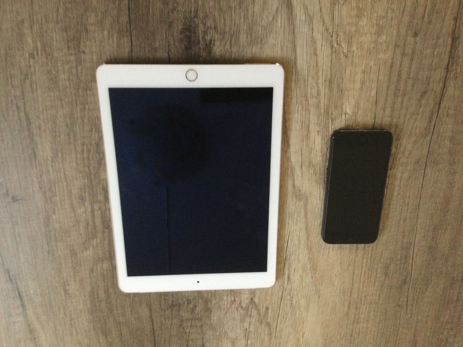 Zu Verkaufen Ipad Air 2 Und Iphone 5 Kaufen Auf Ricardo