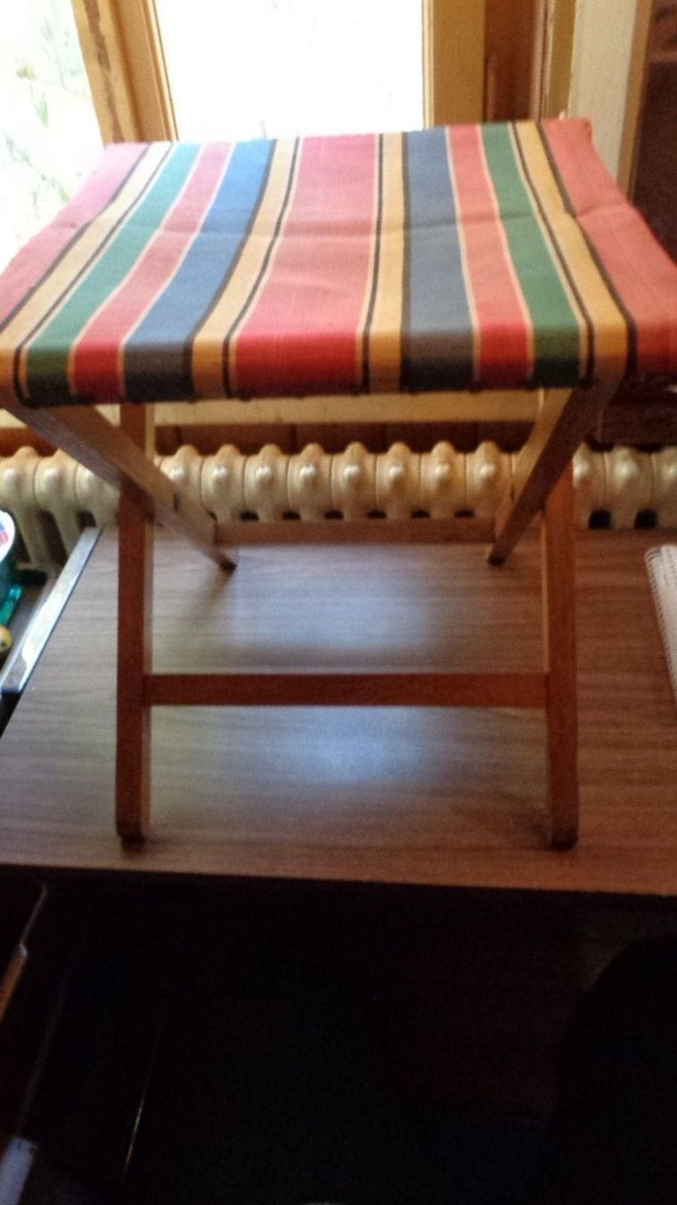 "antiker" Klappstuhl aus Holz und Stoff! | Kaufen auf Ricardo