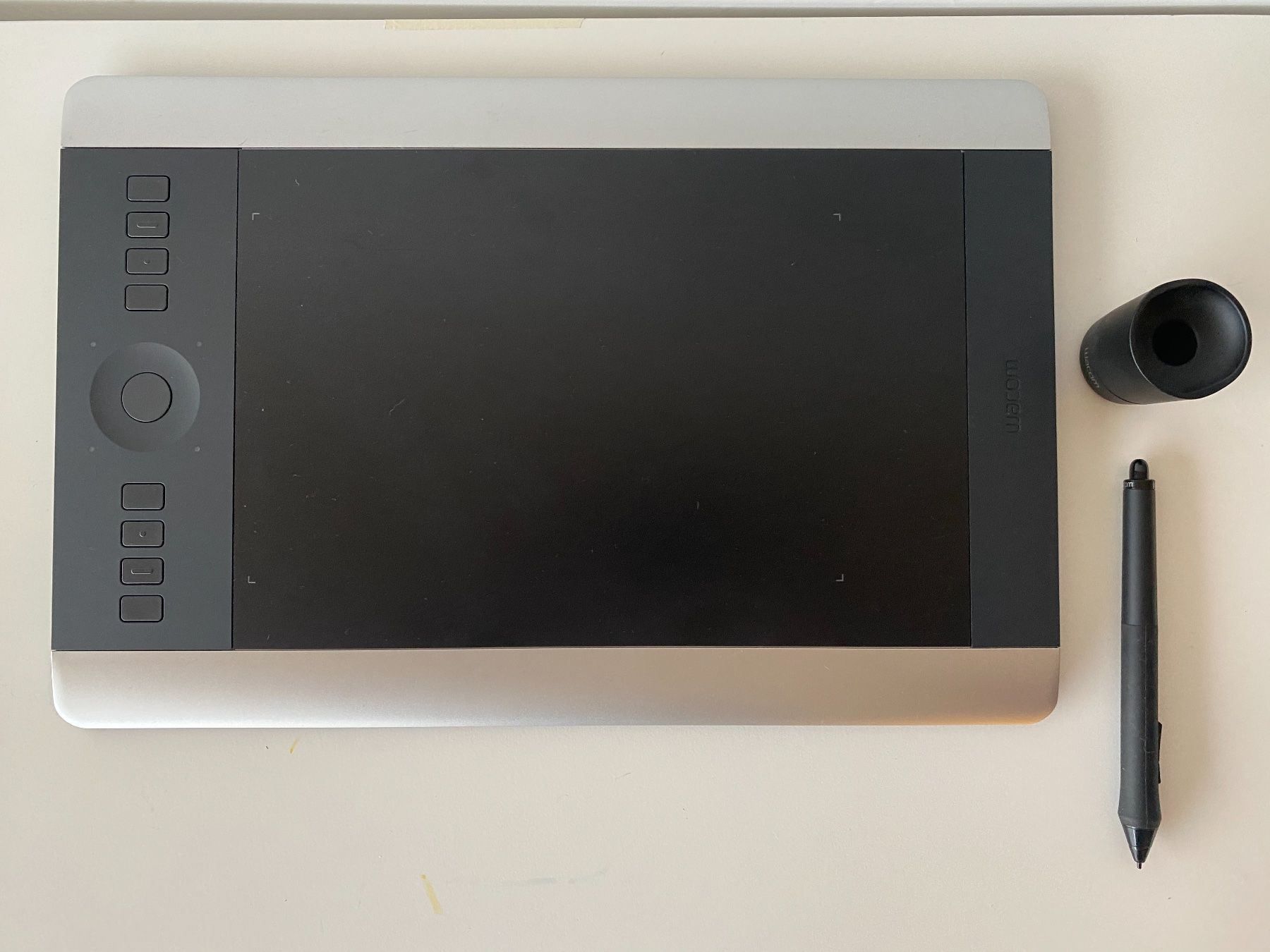Tablette Graphique Professionnelle  Sans écran  Wacom Intuos Pro Medium Pth 651 Sans Stylet